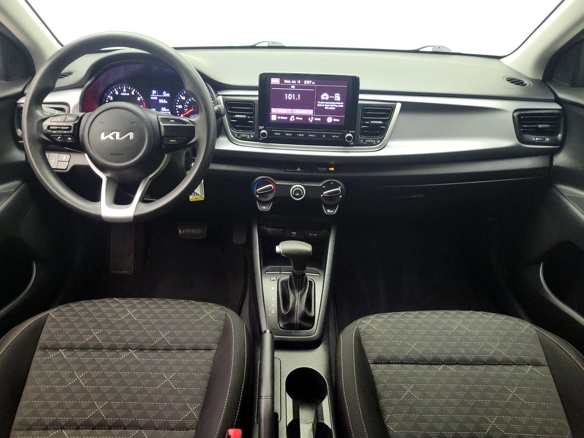Thumbnail: 2022 Kia Rio - 9
