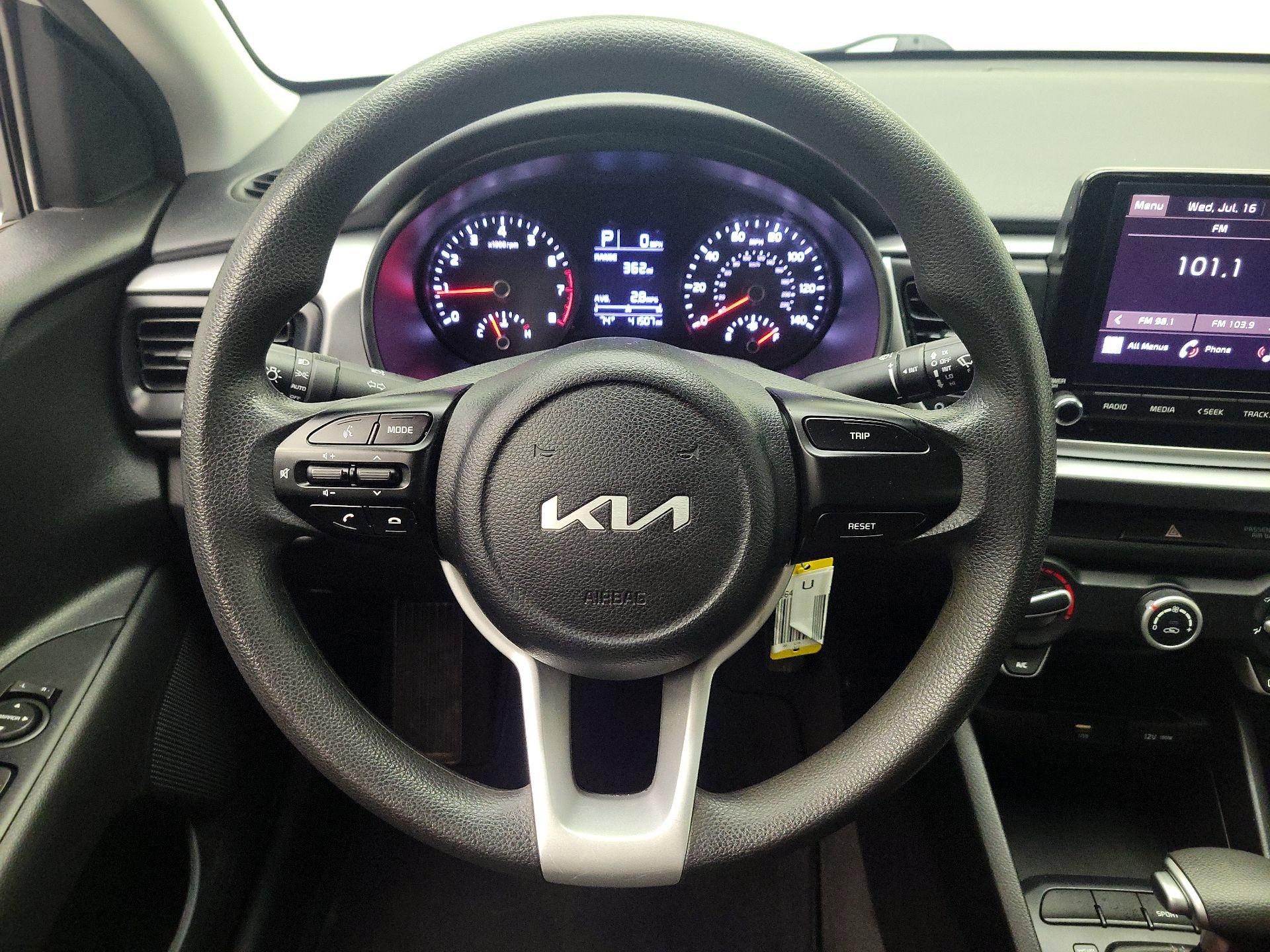 Thumbnail: 2022 Kia Rio - 10