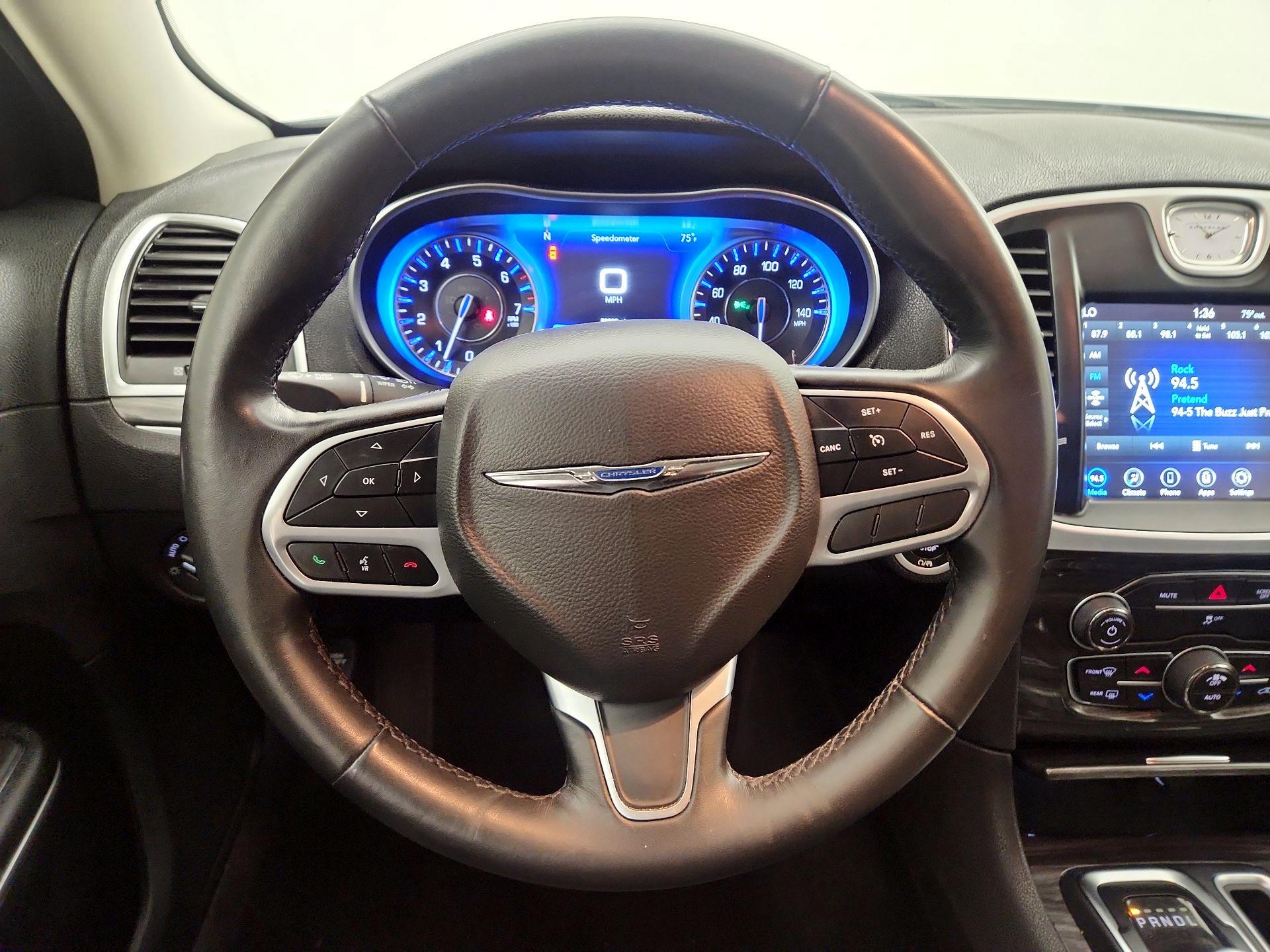 Thumbnail: 2022 Chrysler 300 - 10