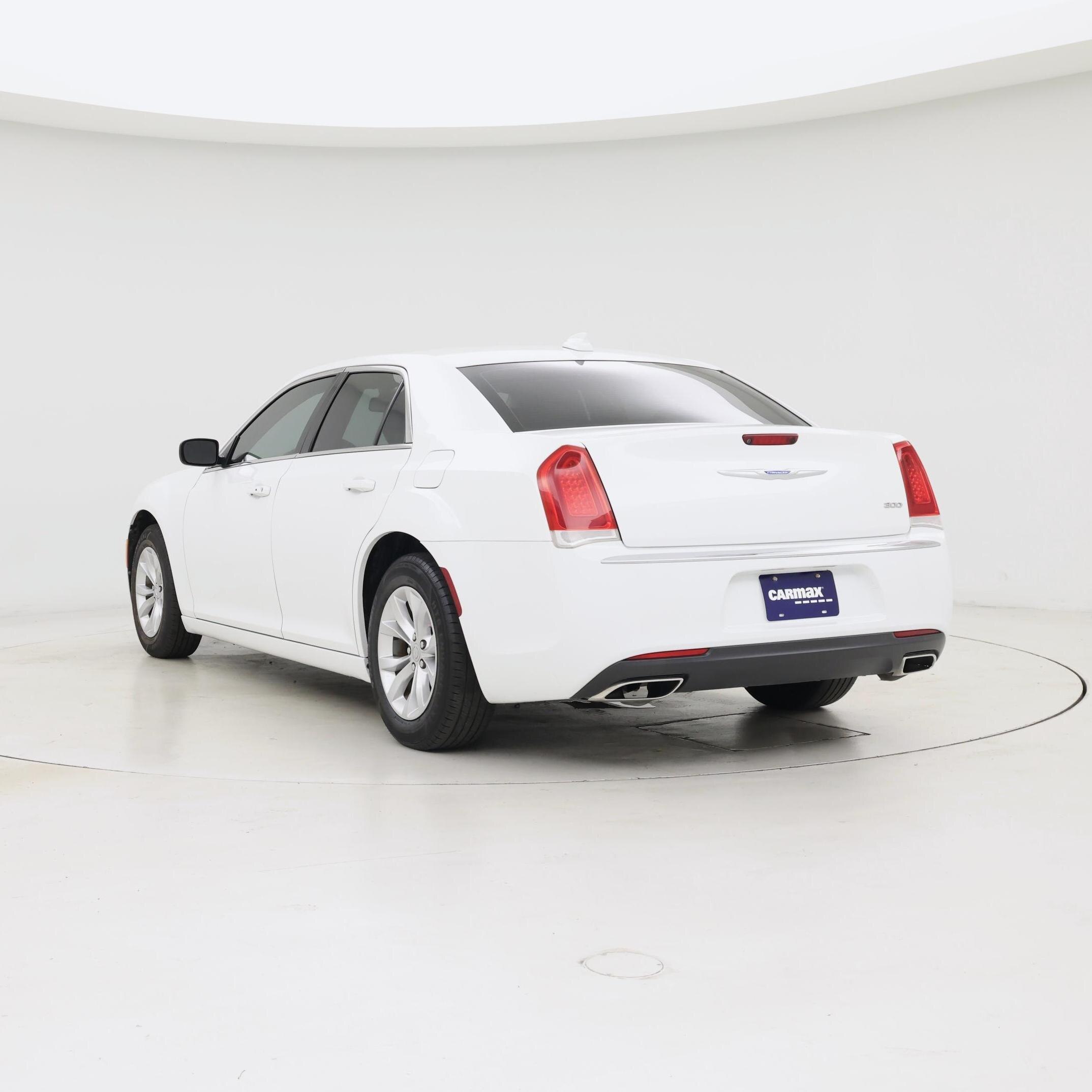 Thumbnail: 2022 Chrysler 300 - 2