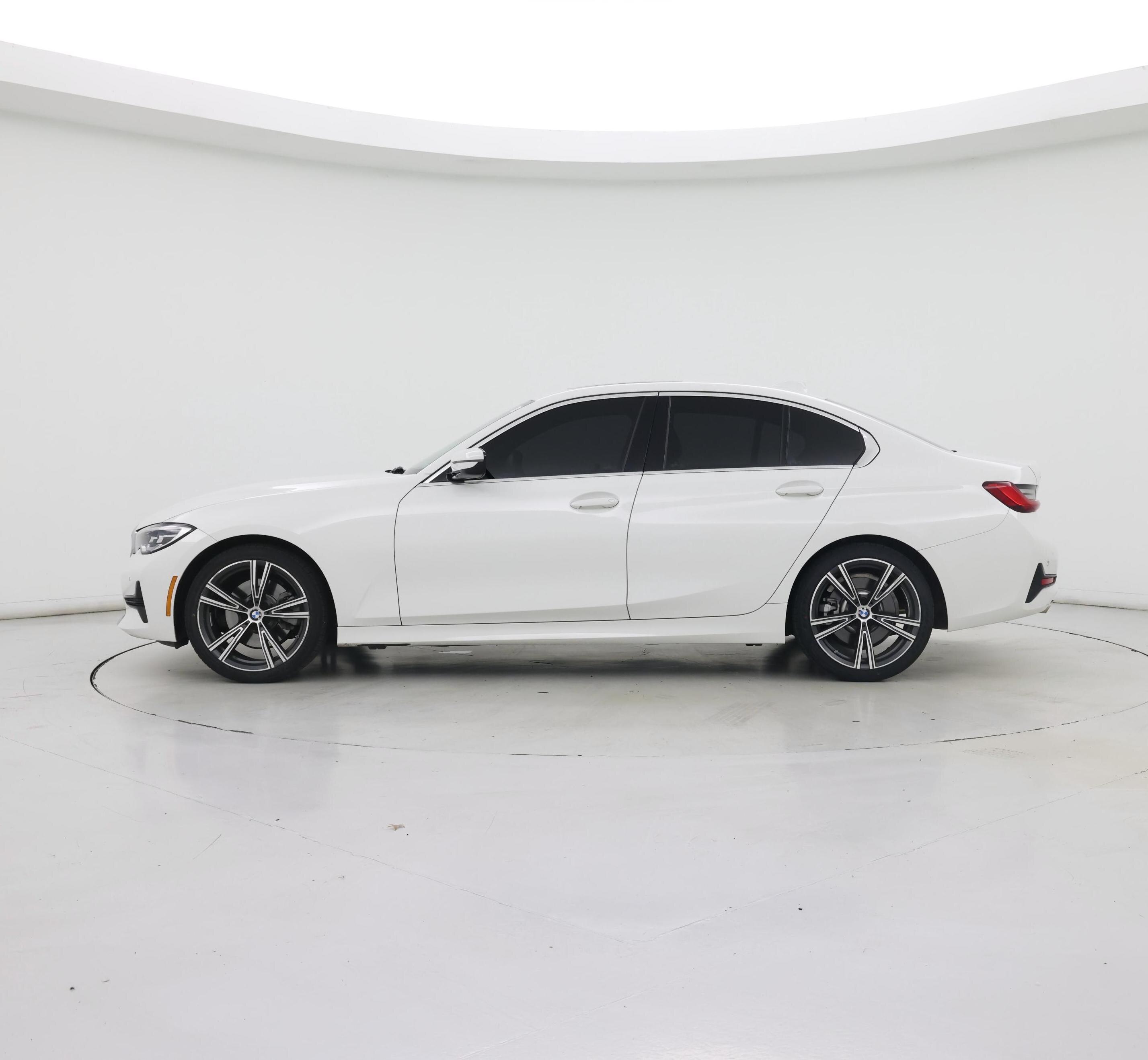 Thumbnail: 2021 BMW 3 Series - 3