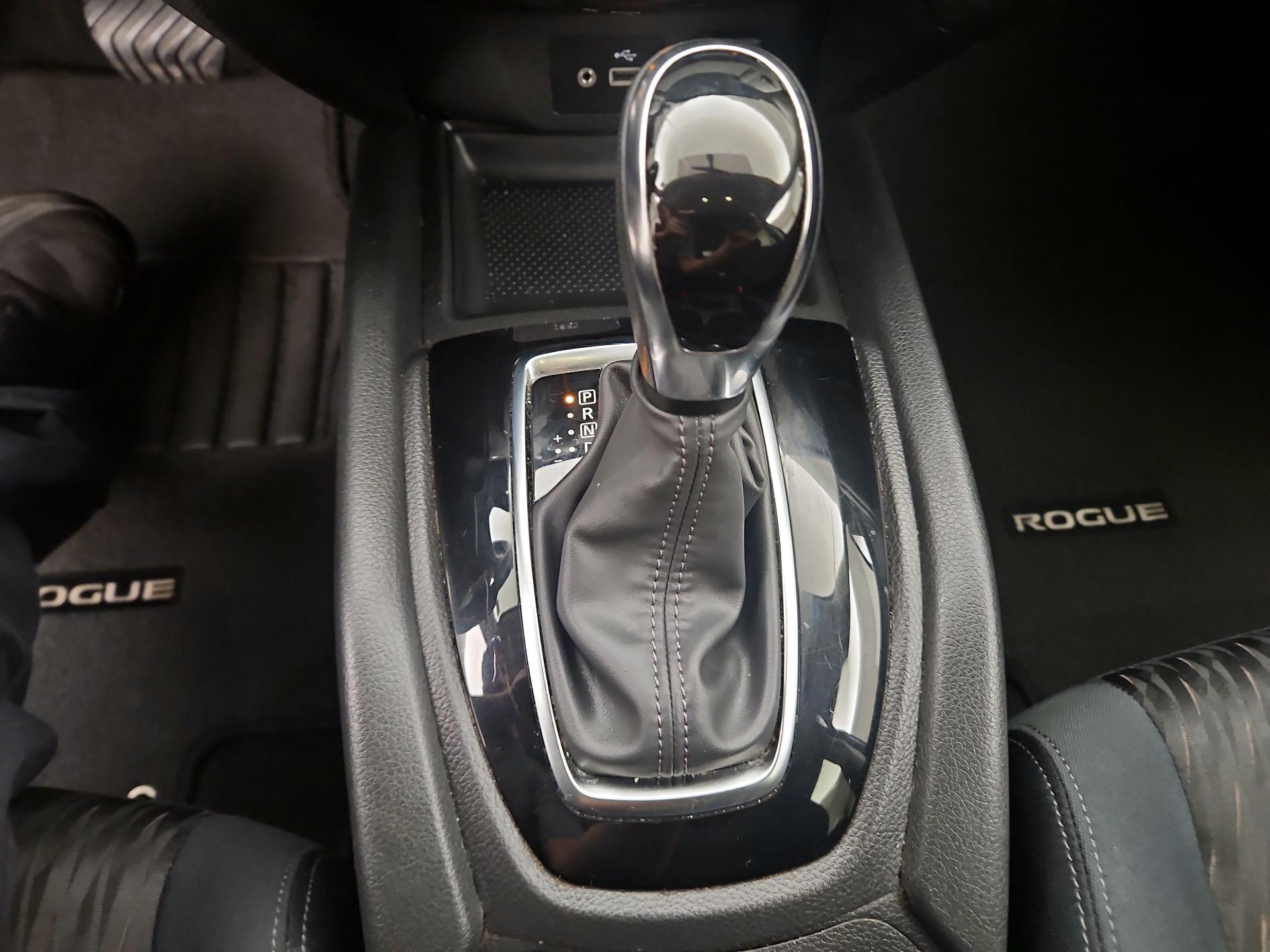 Thumbnail: 2018 Nissan Rogue - 18