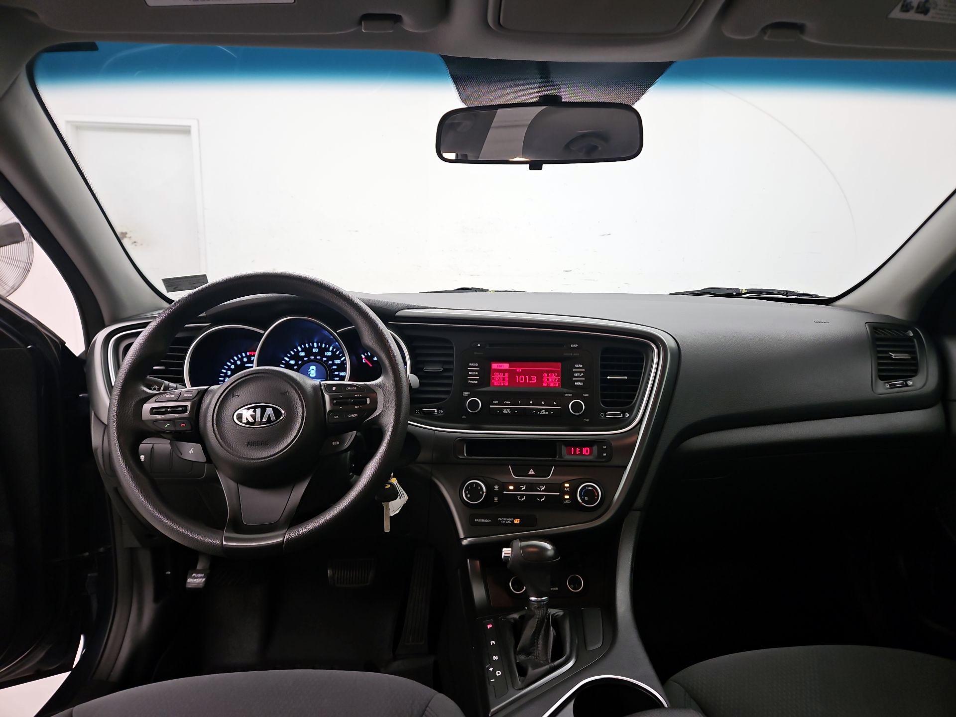 Thumbnail: 2015 Kia Optima - 9