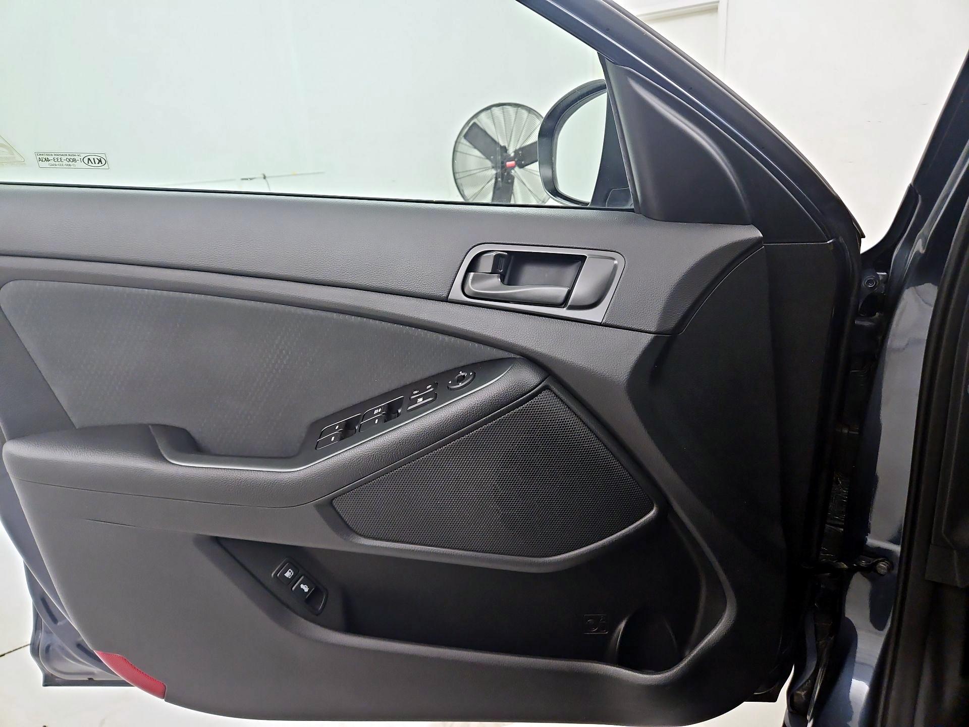 Thumbnail: 2015 Kia Optima - 12