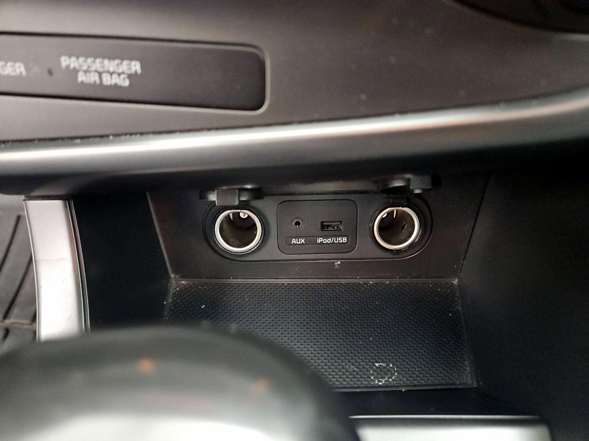 Thumbnail: 2015 Kia Optima - 17