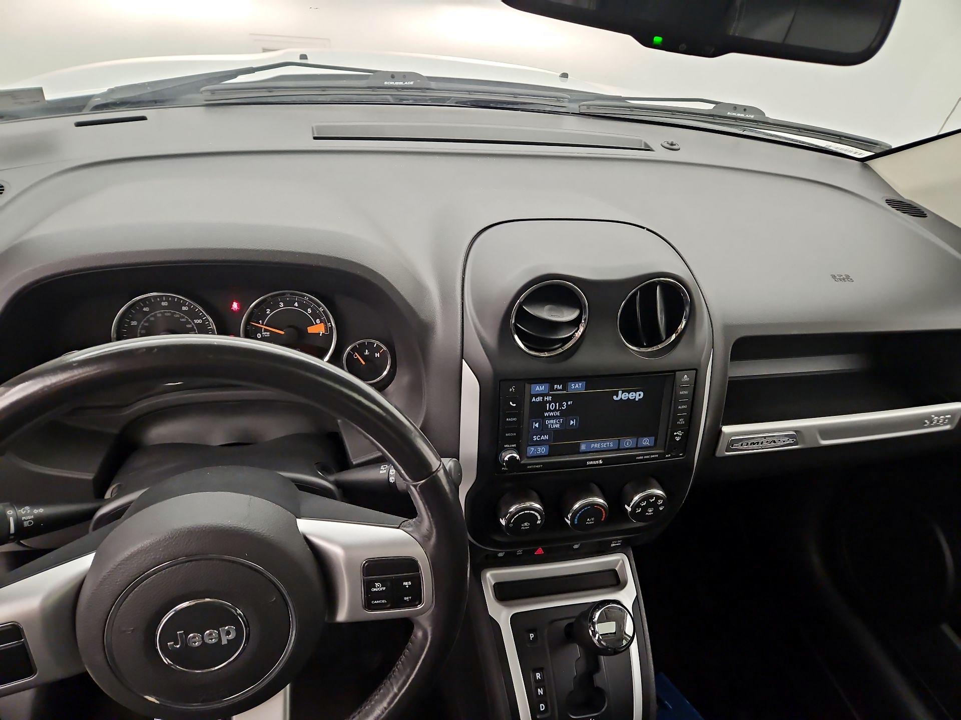 Thumbnail: 2017 Jeep Compass - 9