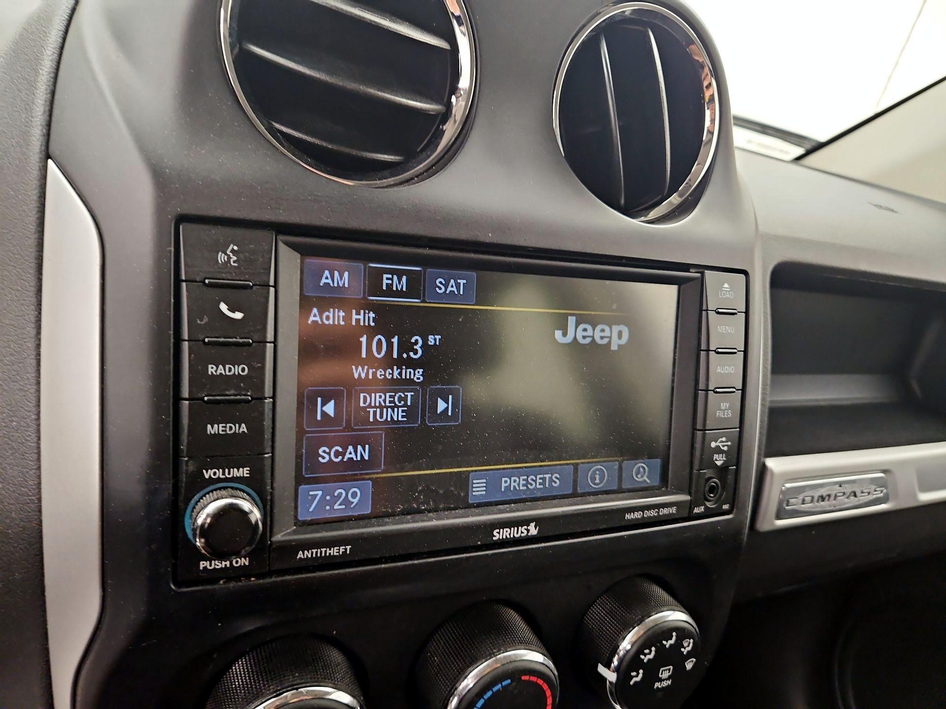 Thumbnail: 2017 Jeep Compass - 14