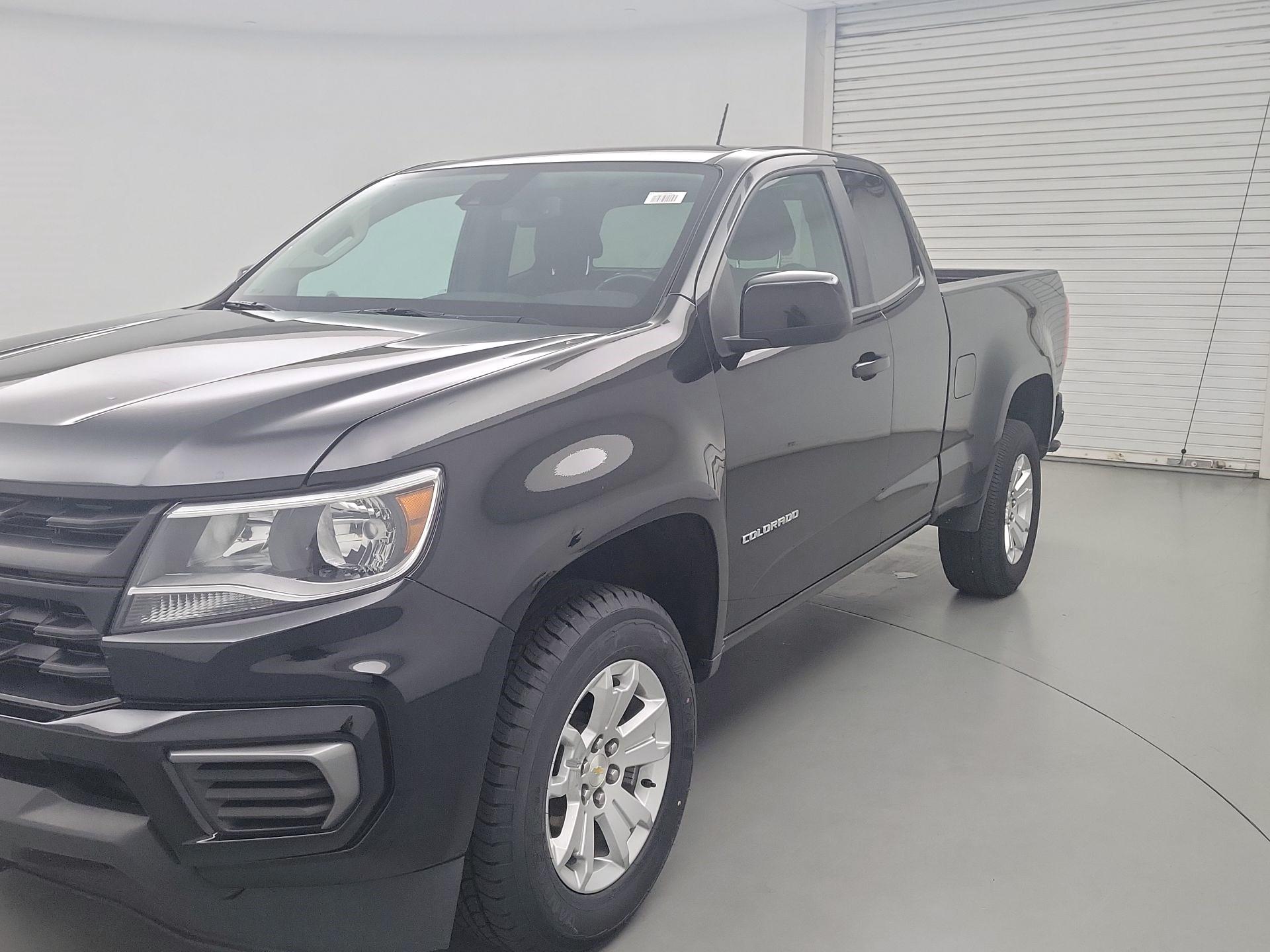 Thumbnail: 2022 Chevrolet Colorado - 3
