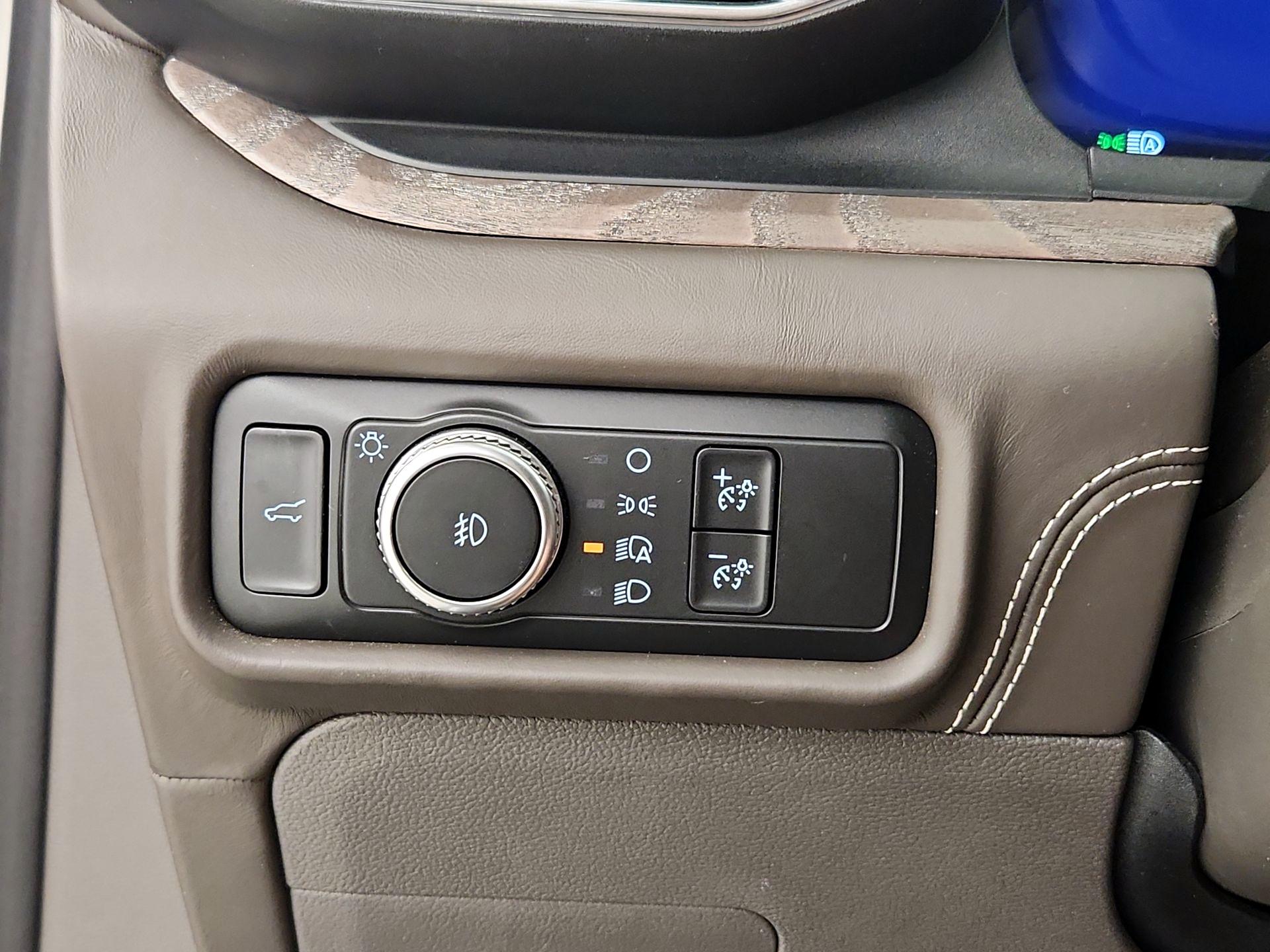 Thumbnail: 2020 Ford Explorer - 13