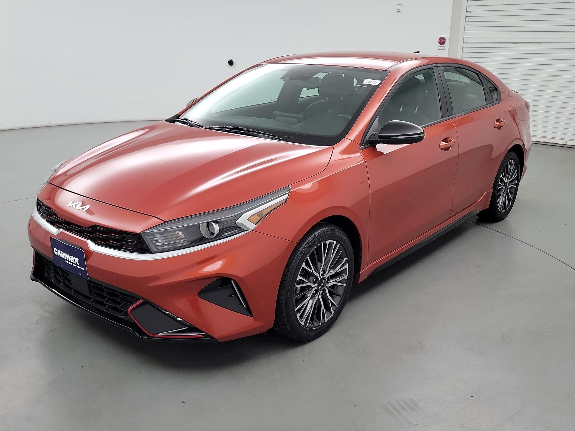 Thumbnail: 2022 Kia Forte - 3