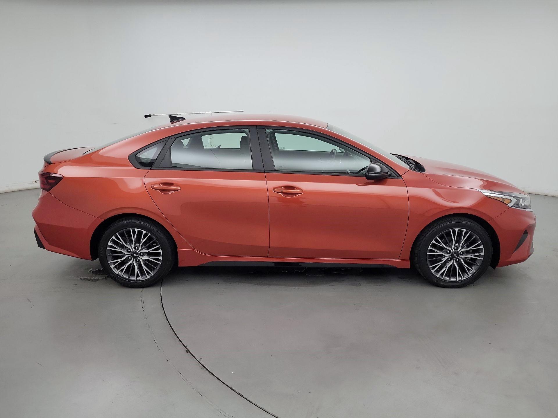 Thumbnail: 2022 Kia Forte - 4