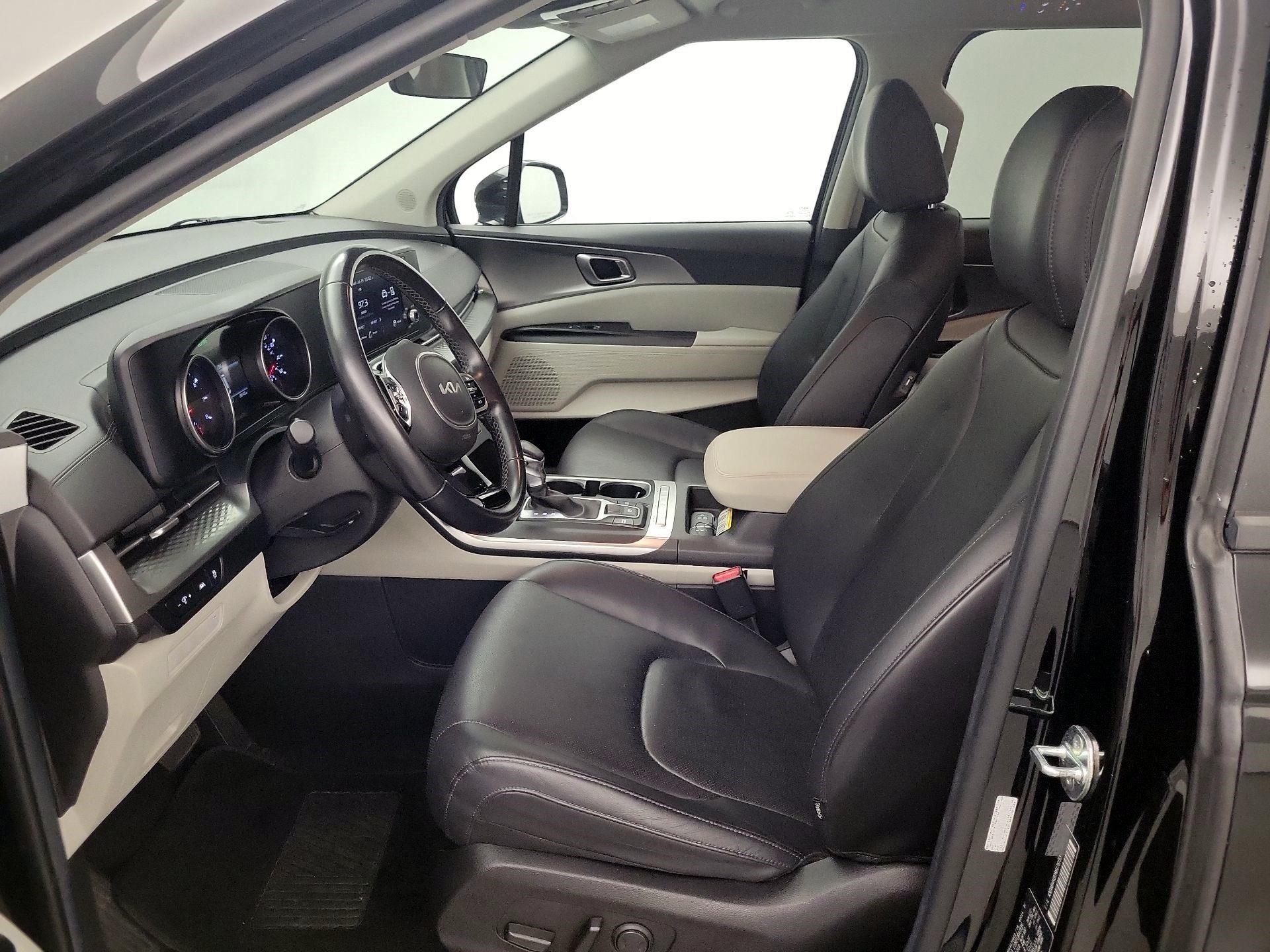 Thumbnail: 2022 Kia Carnival - 9