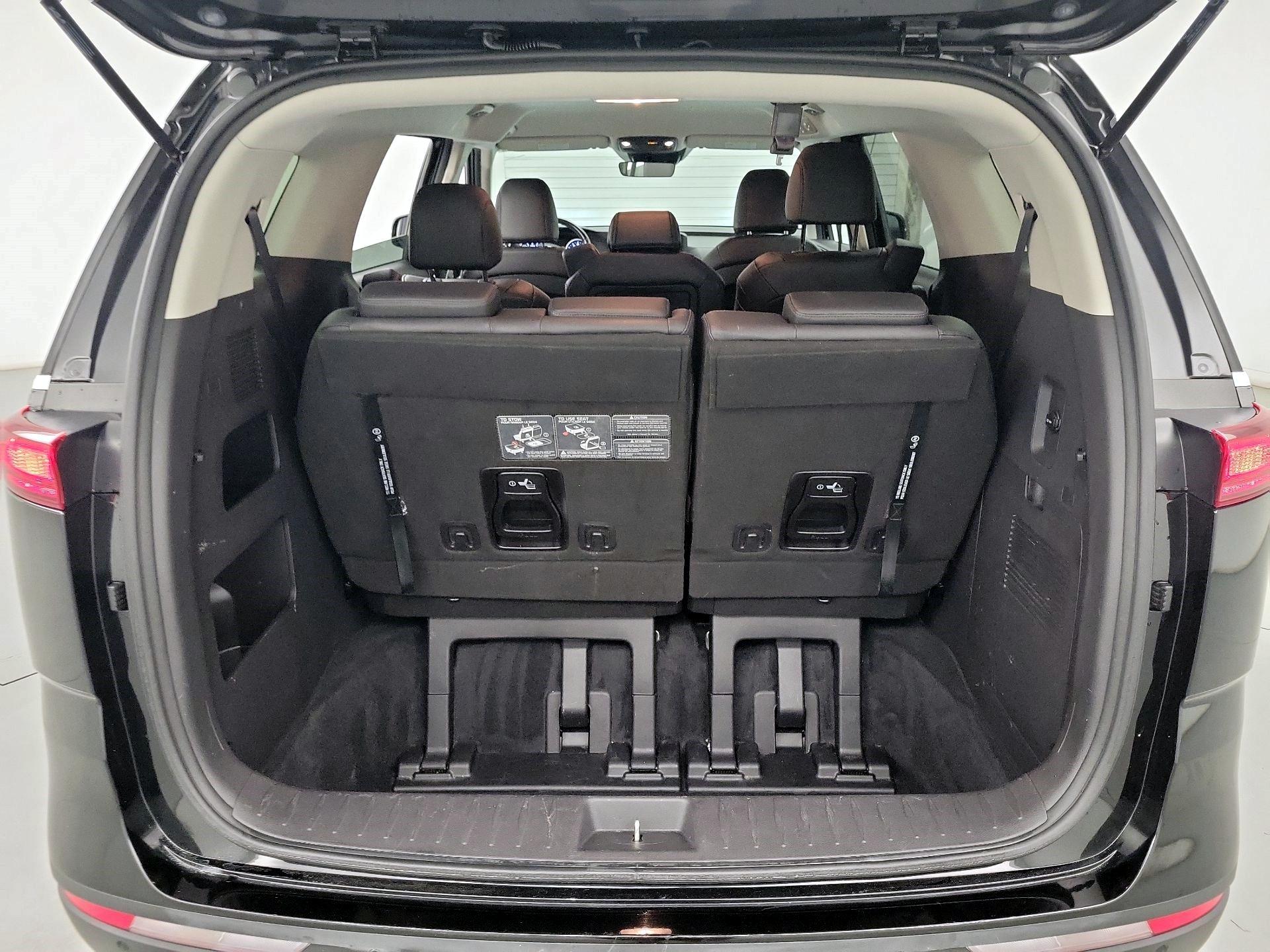Thumbnail: 2022 Kia Carnival - 19