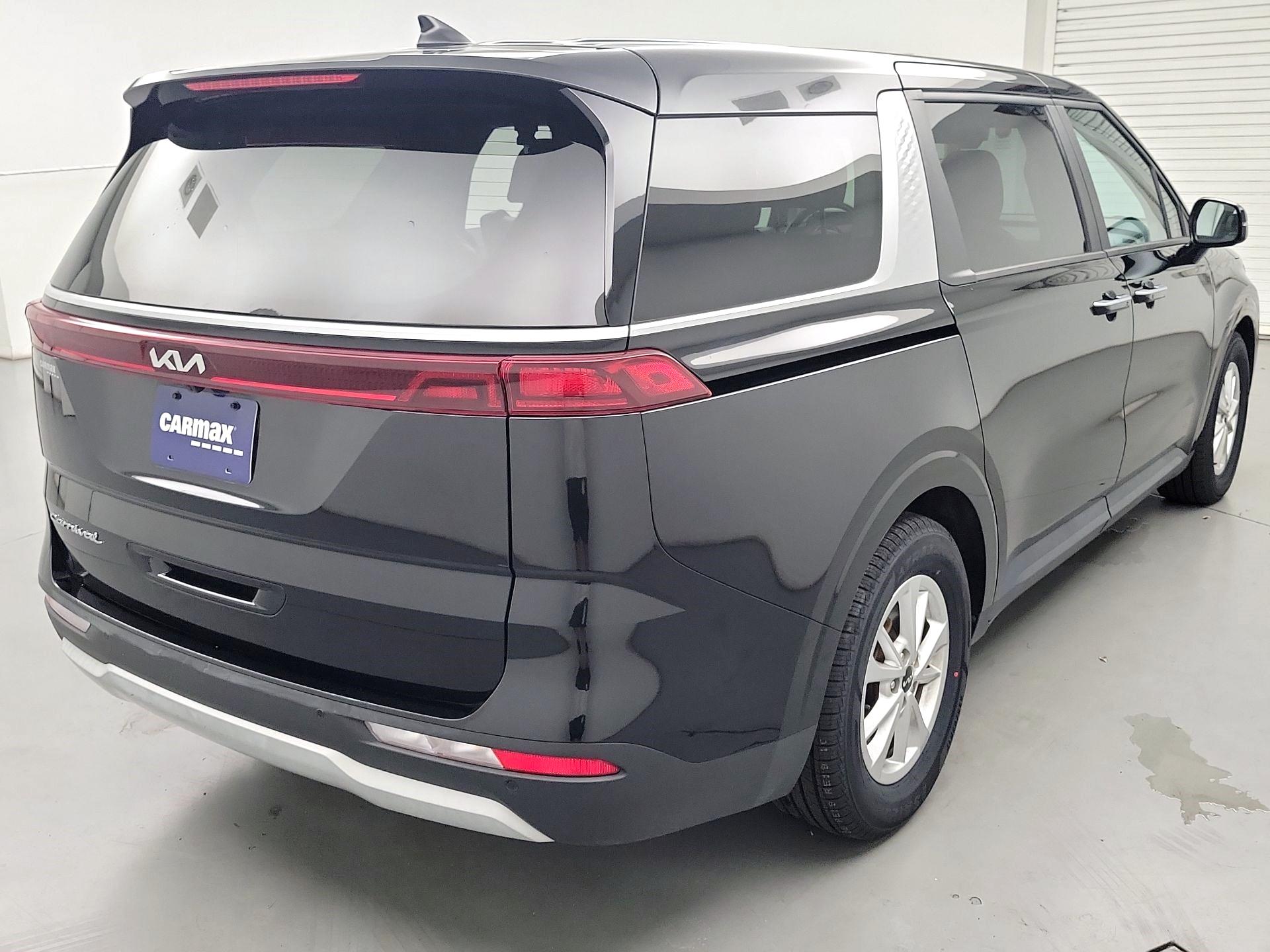 Thumbnail: 2022 Kia Carnival - 5