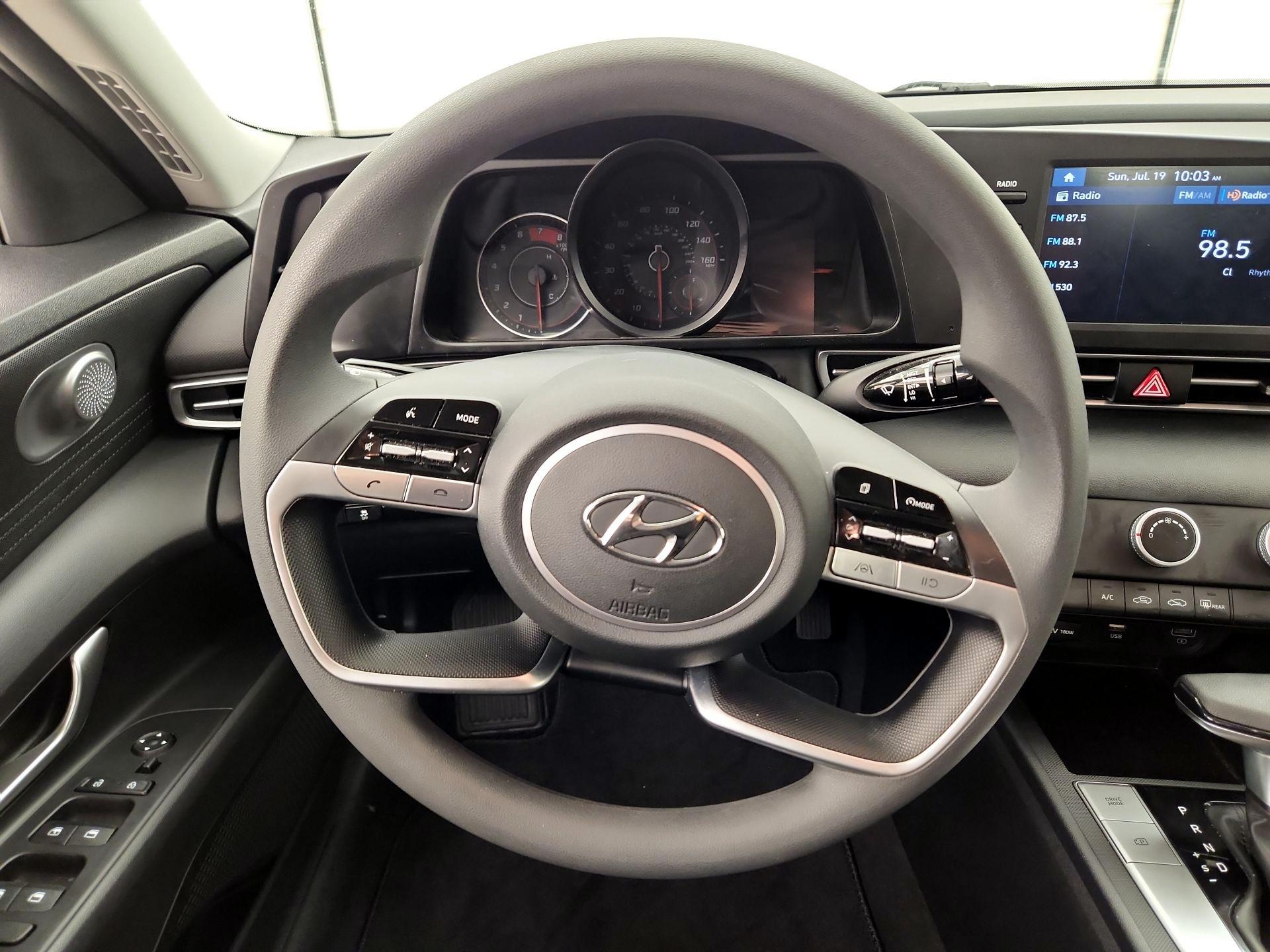 Thumbnail: 2021 Hyundai Elantra - 10