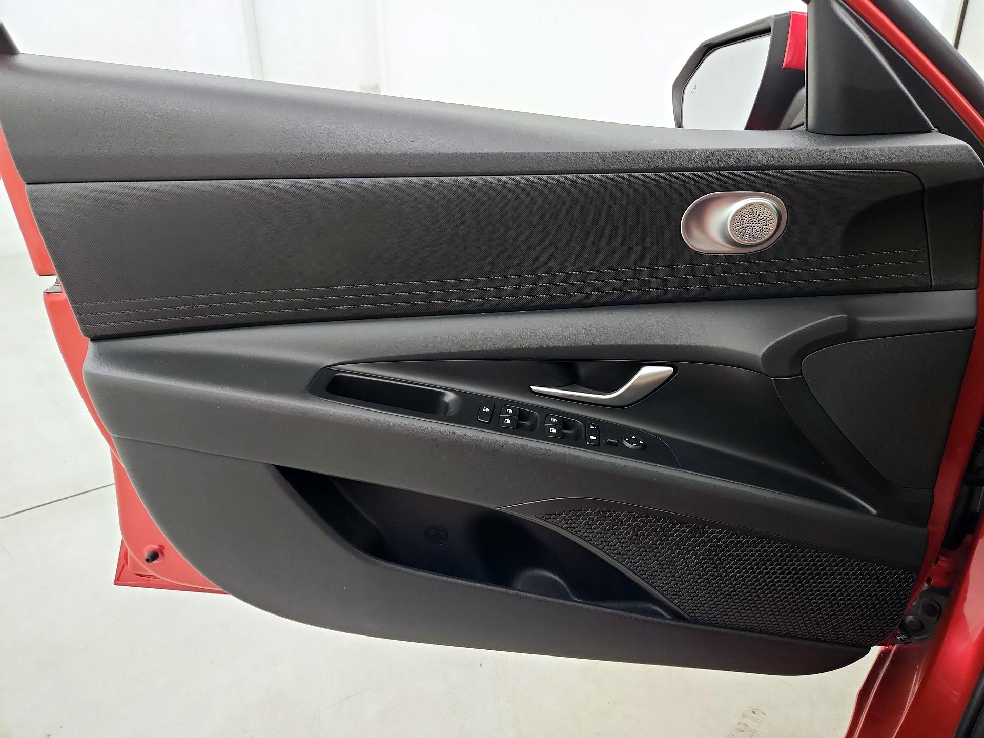 Thumbnail: 2021 Hyundai Elantra - 12
