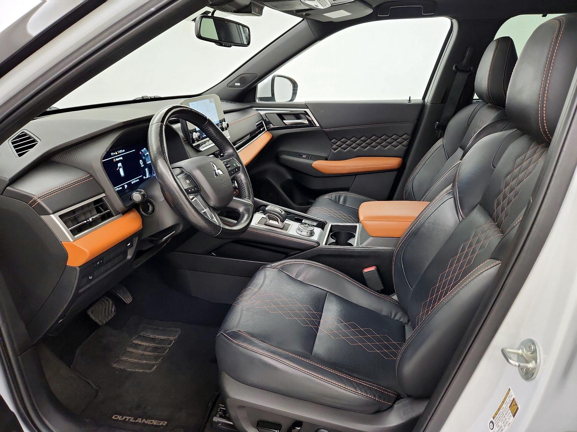 Thumbnail: 2022 Mitsubishi Outlander - 11