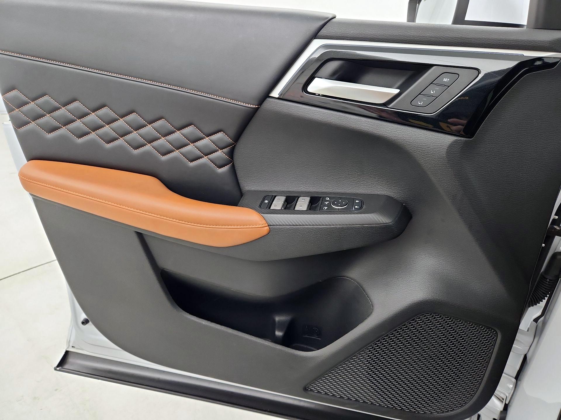 Thumbnail: 2022 Mitsubishi Outlander - 12