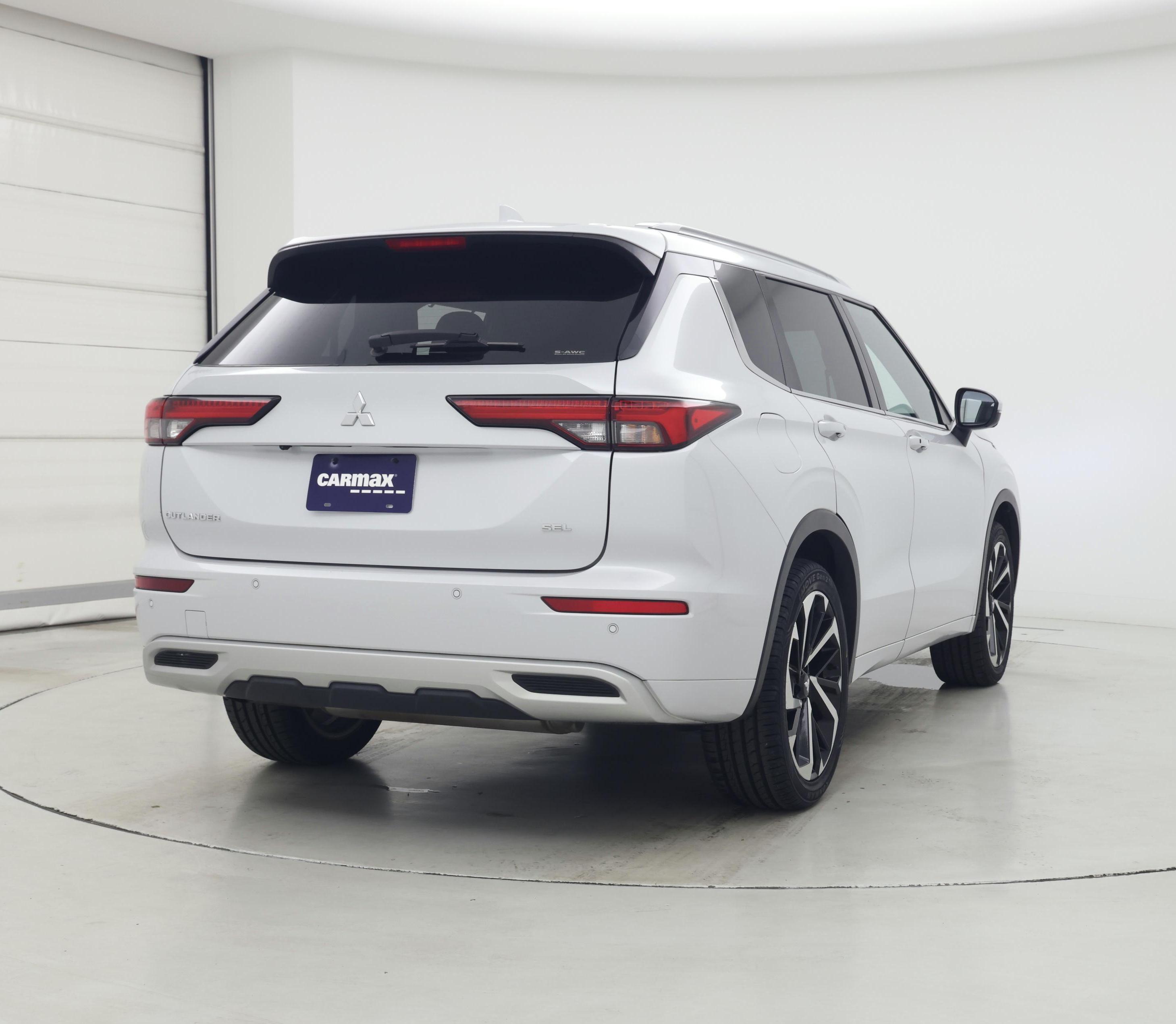 Thumbnail: 2022 Mitsubishi Outlander - 8