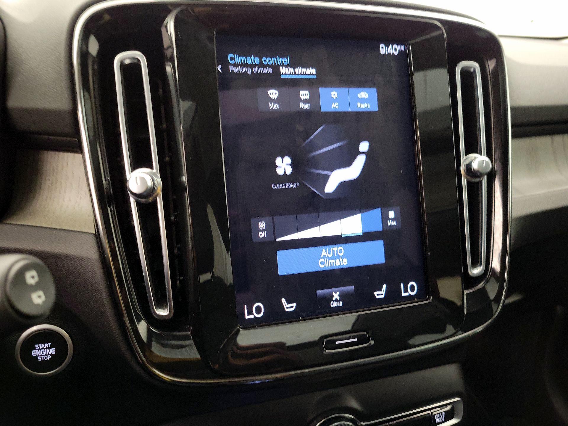 Thumbnail: 2021 Volvo XC40 - 16