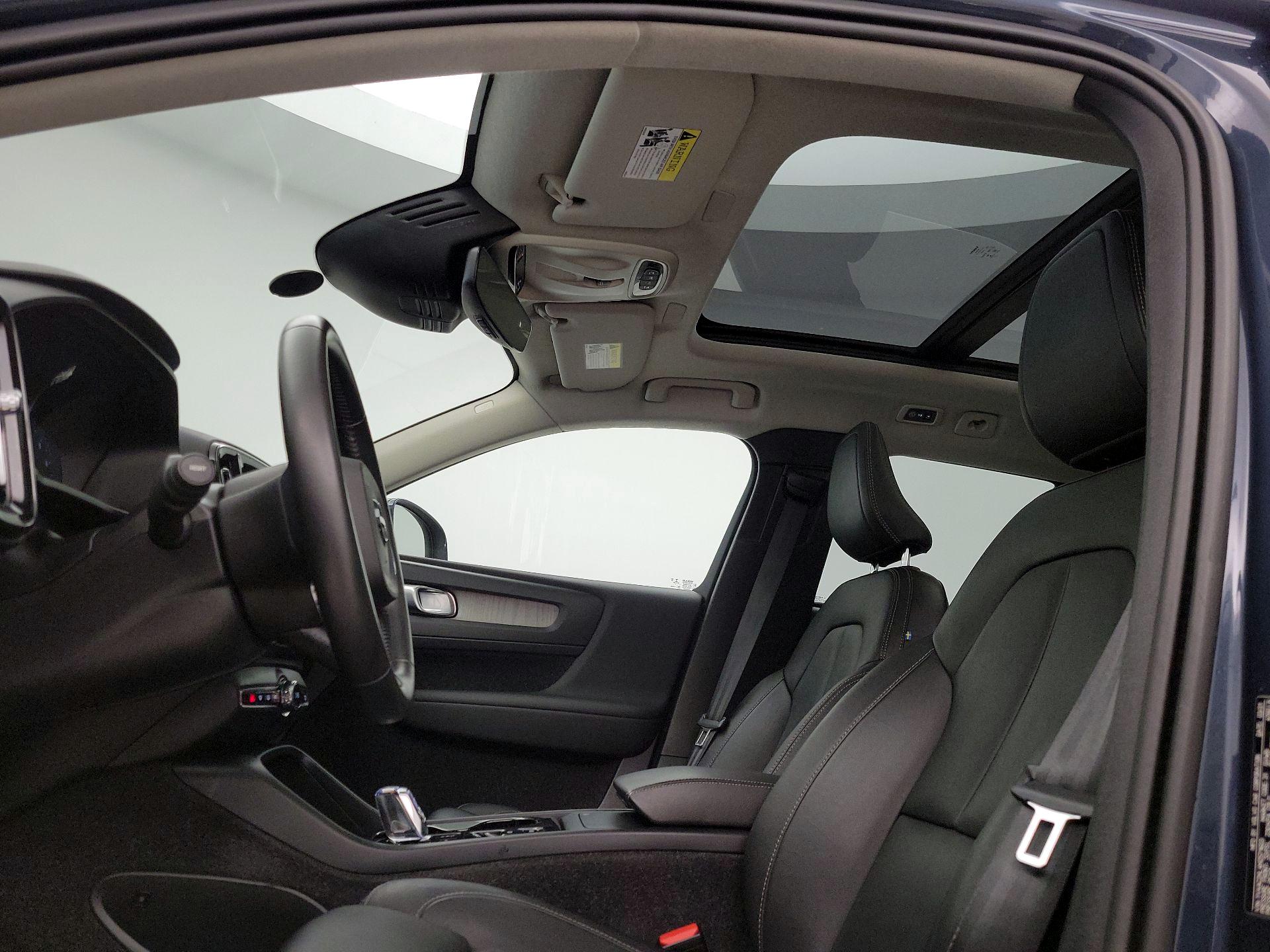 Thumbnail: 2021 Volvo XC40 - 19
