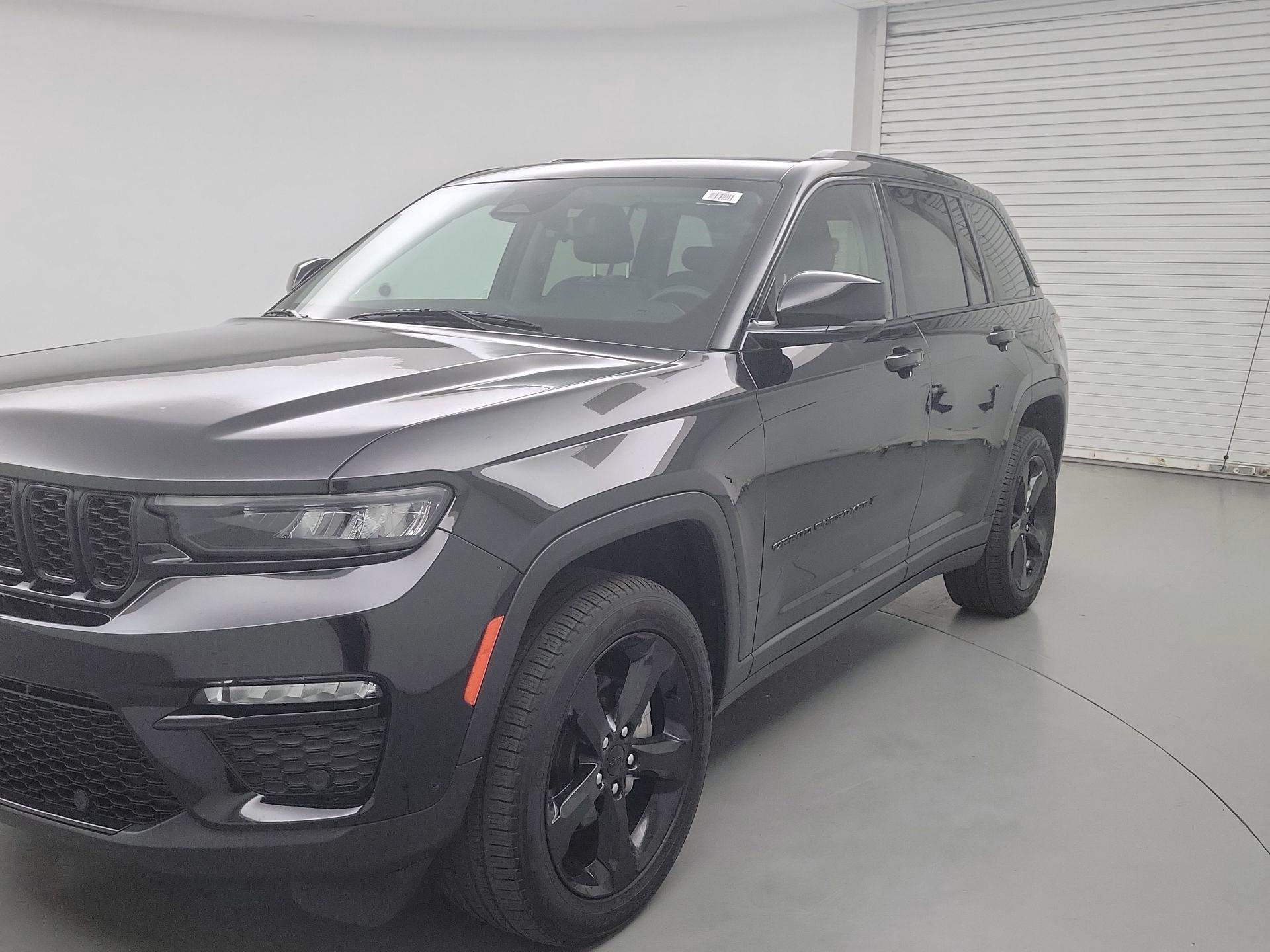 Thumbnail: 2023 Jeep Grand Cherokee - 3