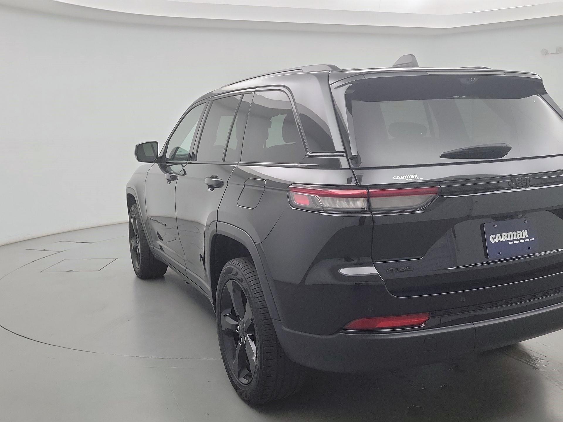 Thumbnail: 2023 Jeep Grand Cherokee - 7
