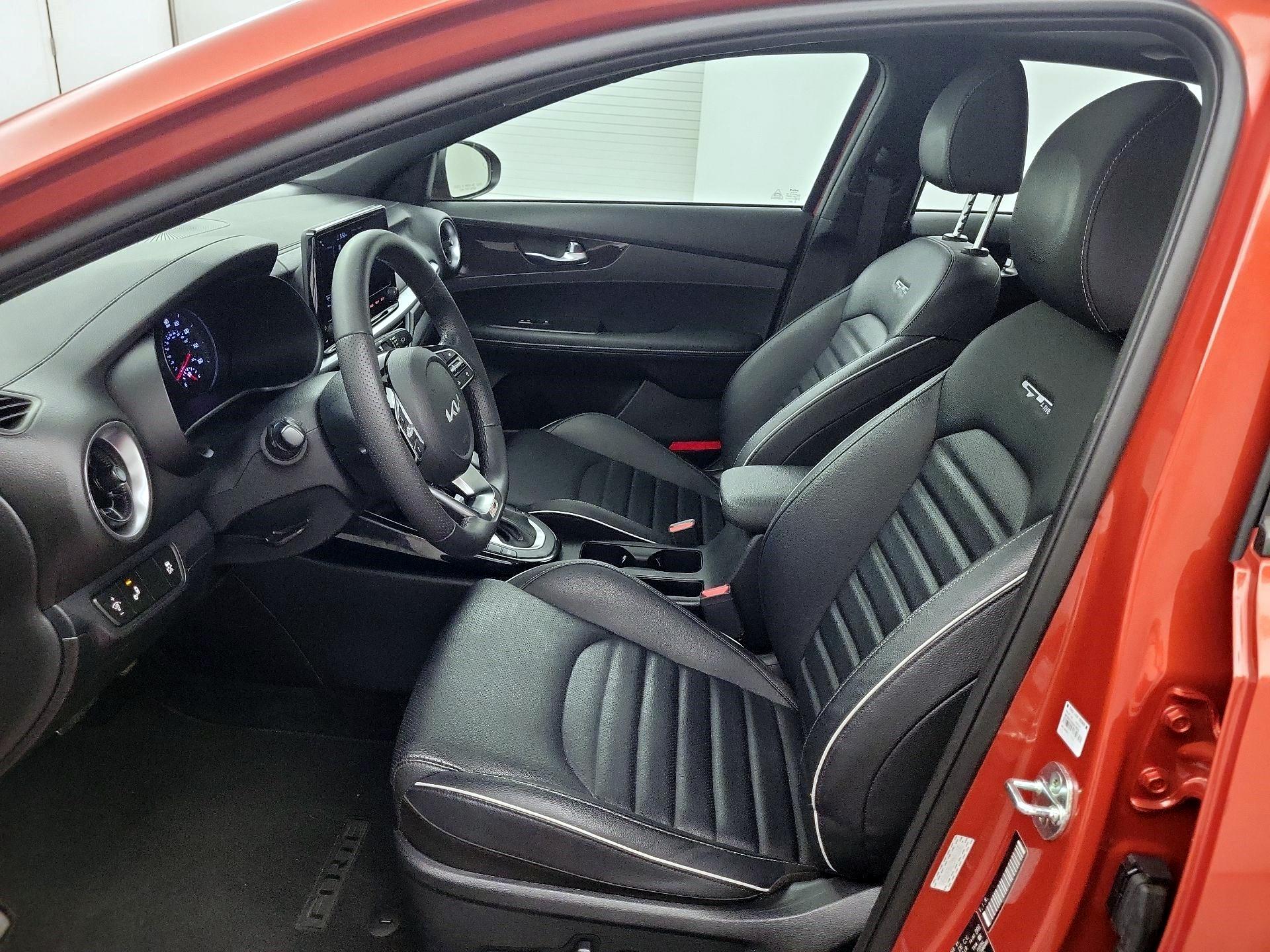 Thumbnail: 2022 Kia Forte - 9