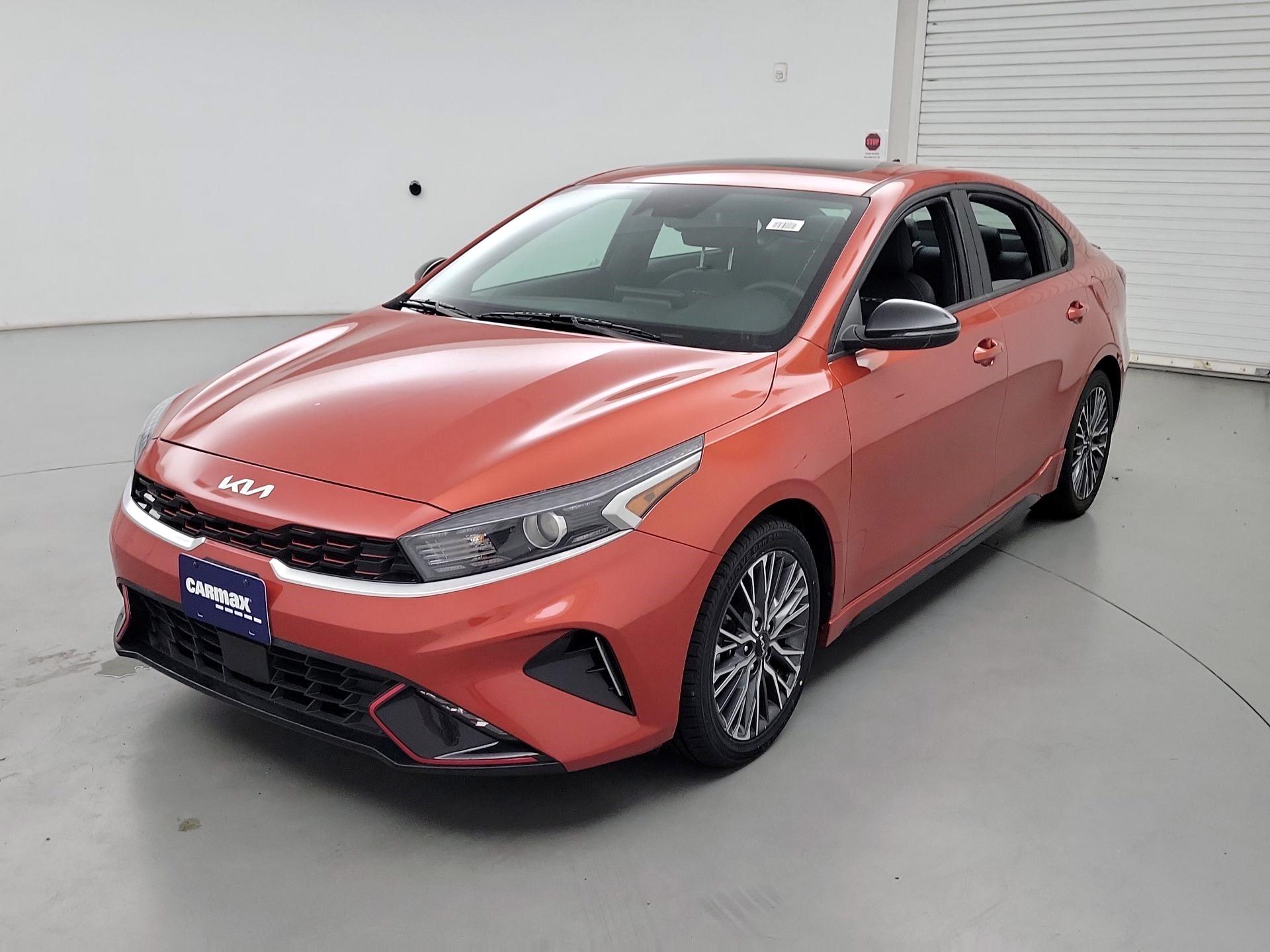 Thumbnail: 2022 Kia Forte - 3