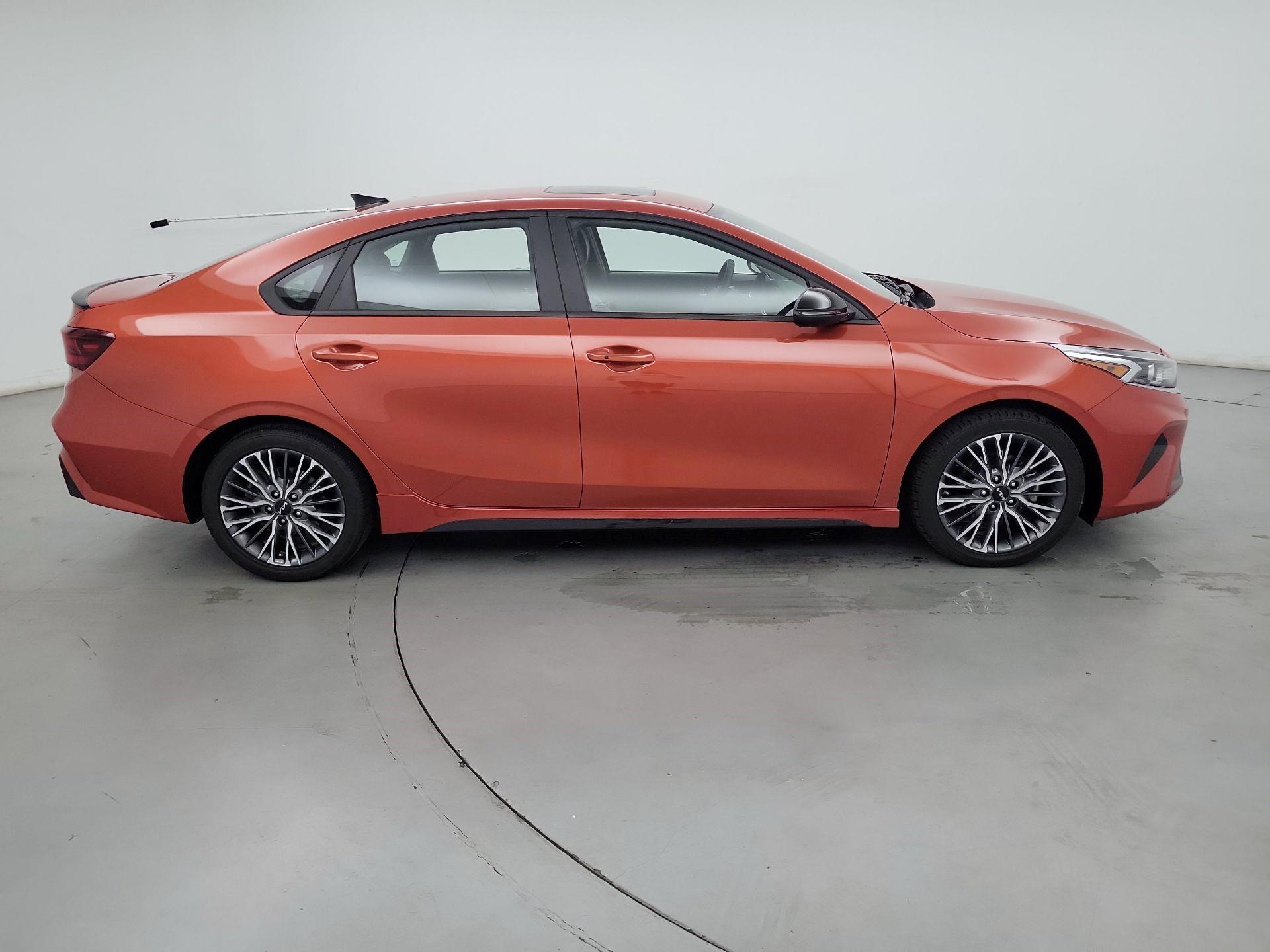 Thumbnail: 2022 Kia Forte - 4