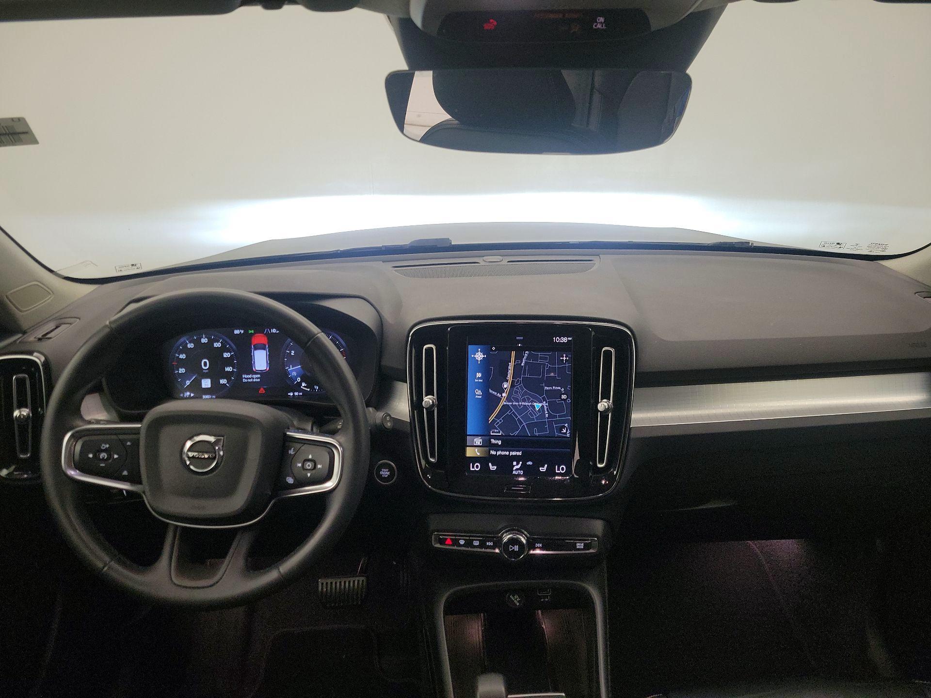 Thumbnail: 2022 Volvo XC40 - 9