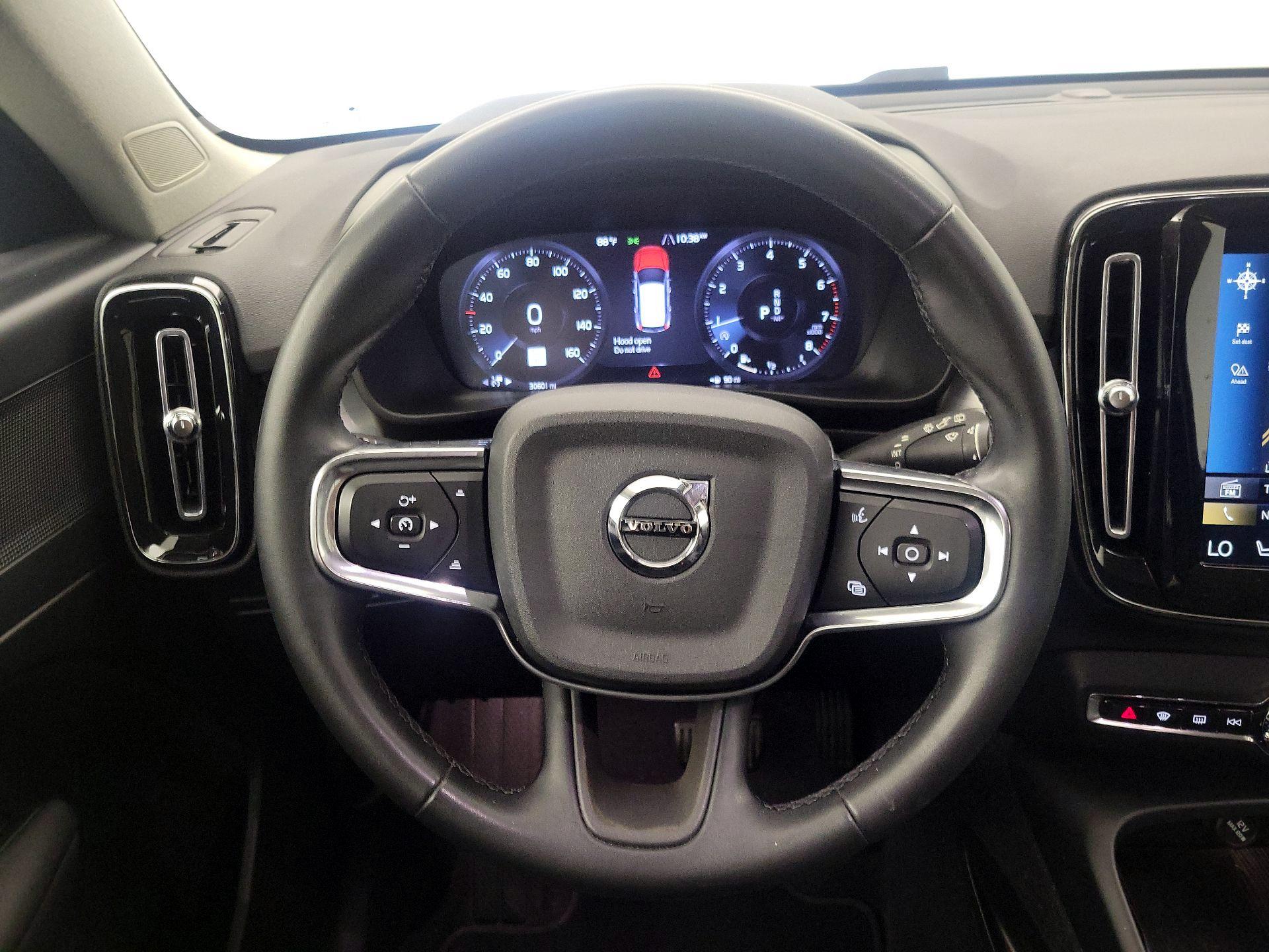 Thumbnail: 2022 Volvo XC40 - 10