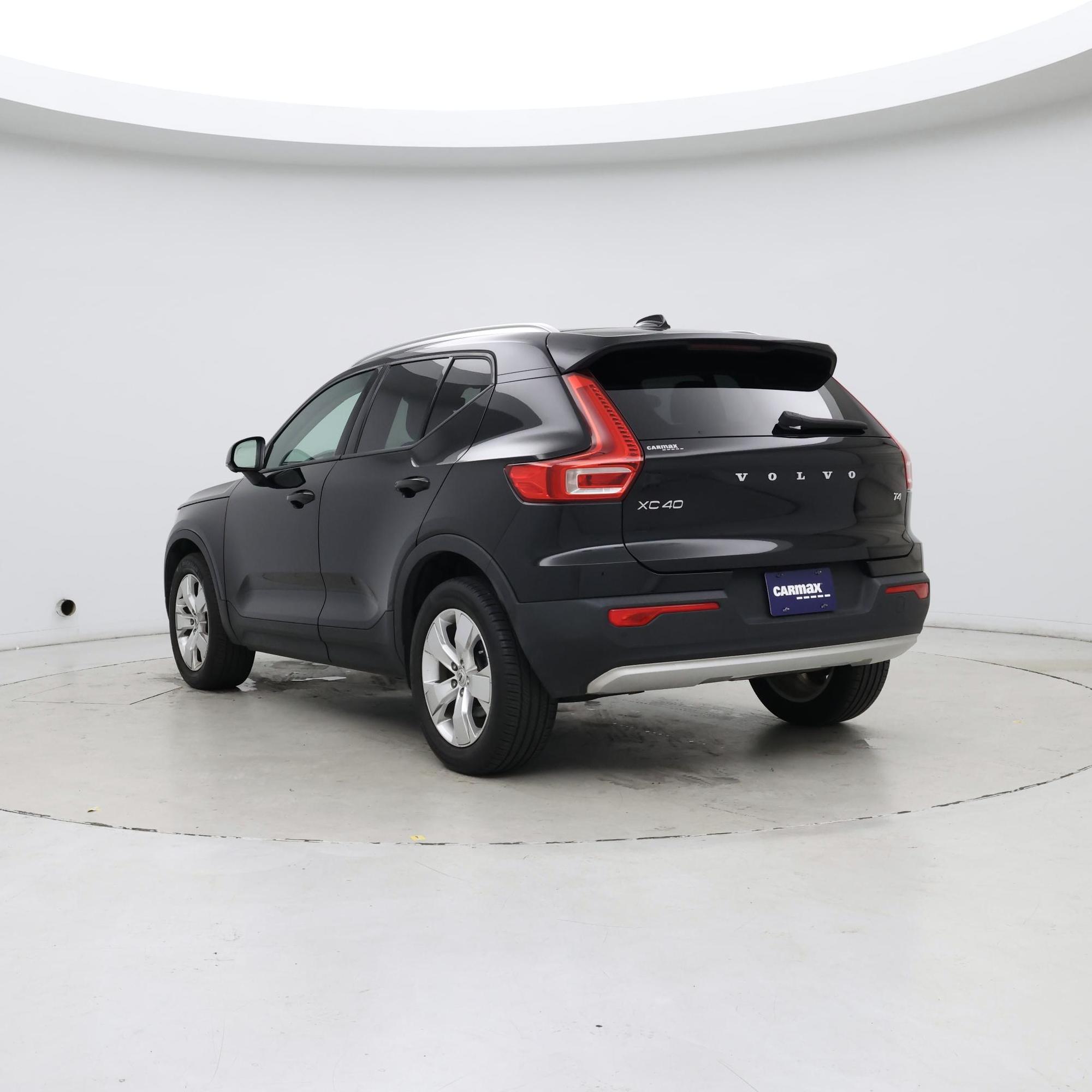 Thumbnail: 2022 Volvo XC40 - 2