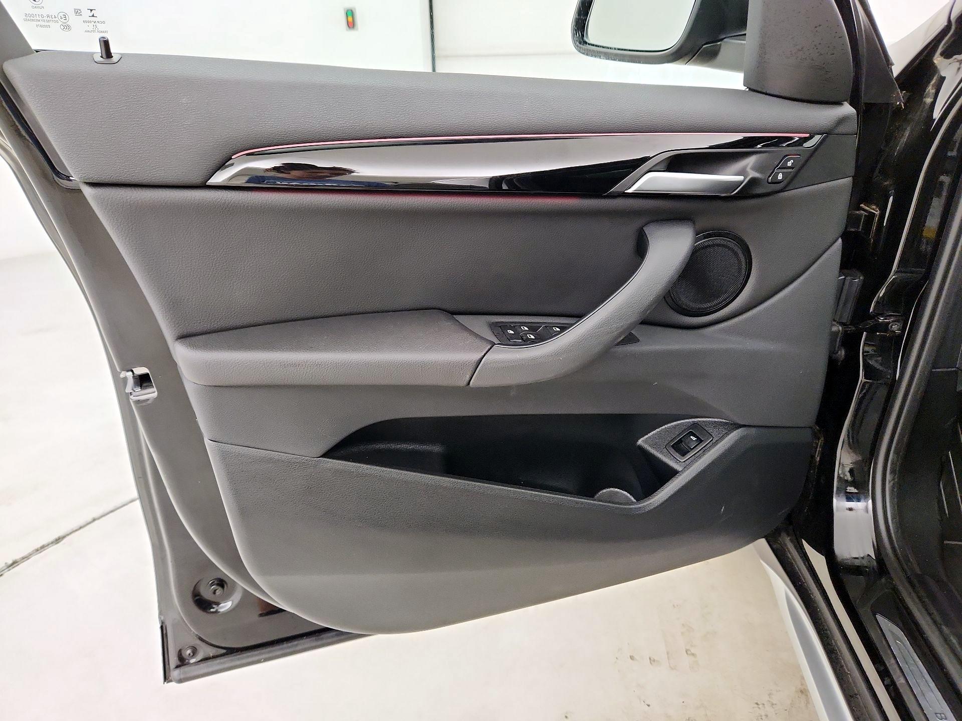 Thumbnail: 2022 BMW X1 - 12