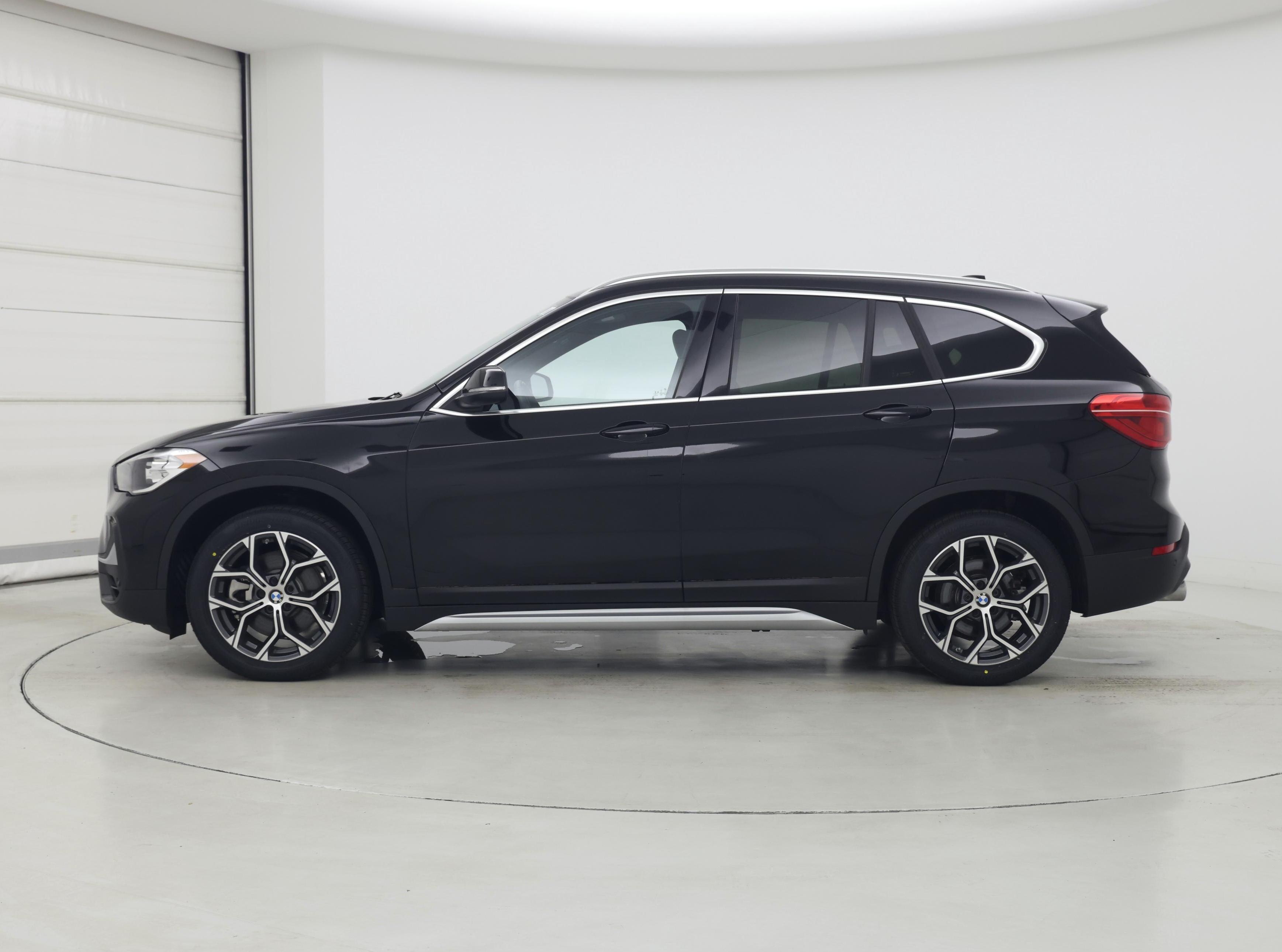 Thumbnail: 2022 BMW X1 - 3
