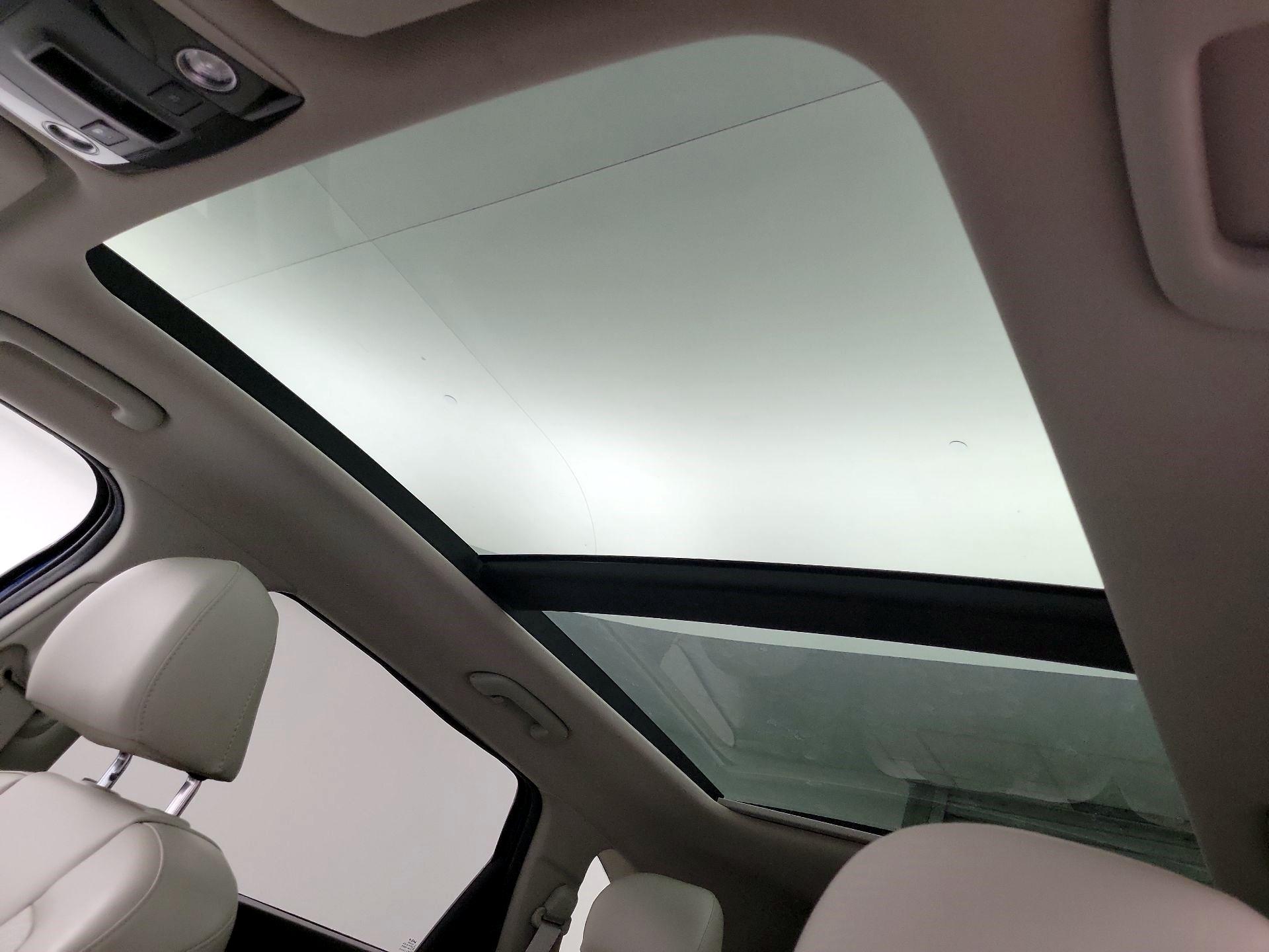 Thumbnail: 2022 Kia Sorento - 18