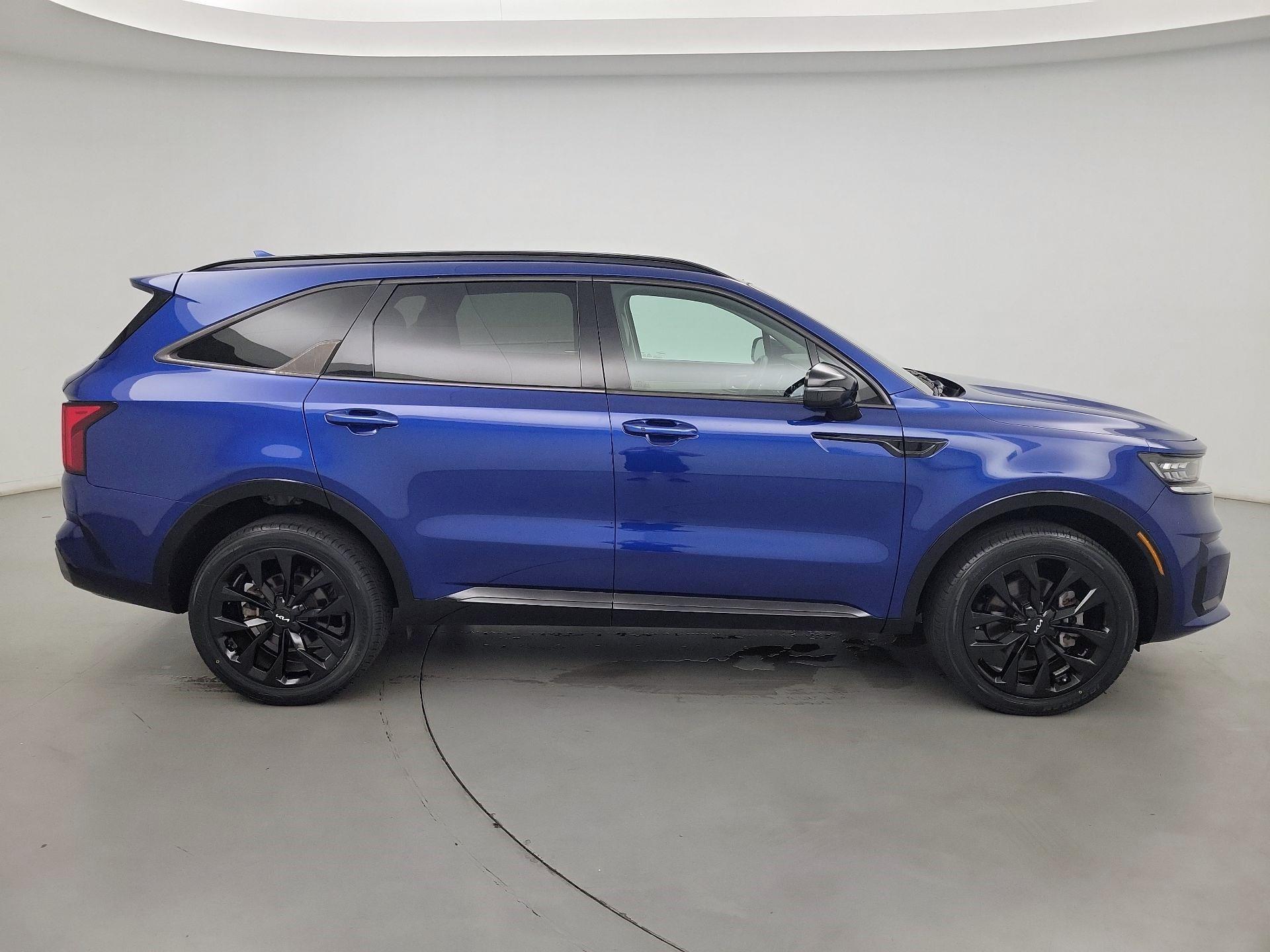 Thumbnail: 2022 Kia Sorento - 4
