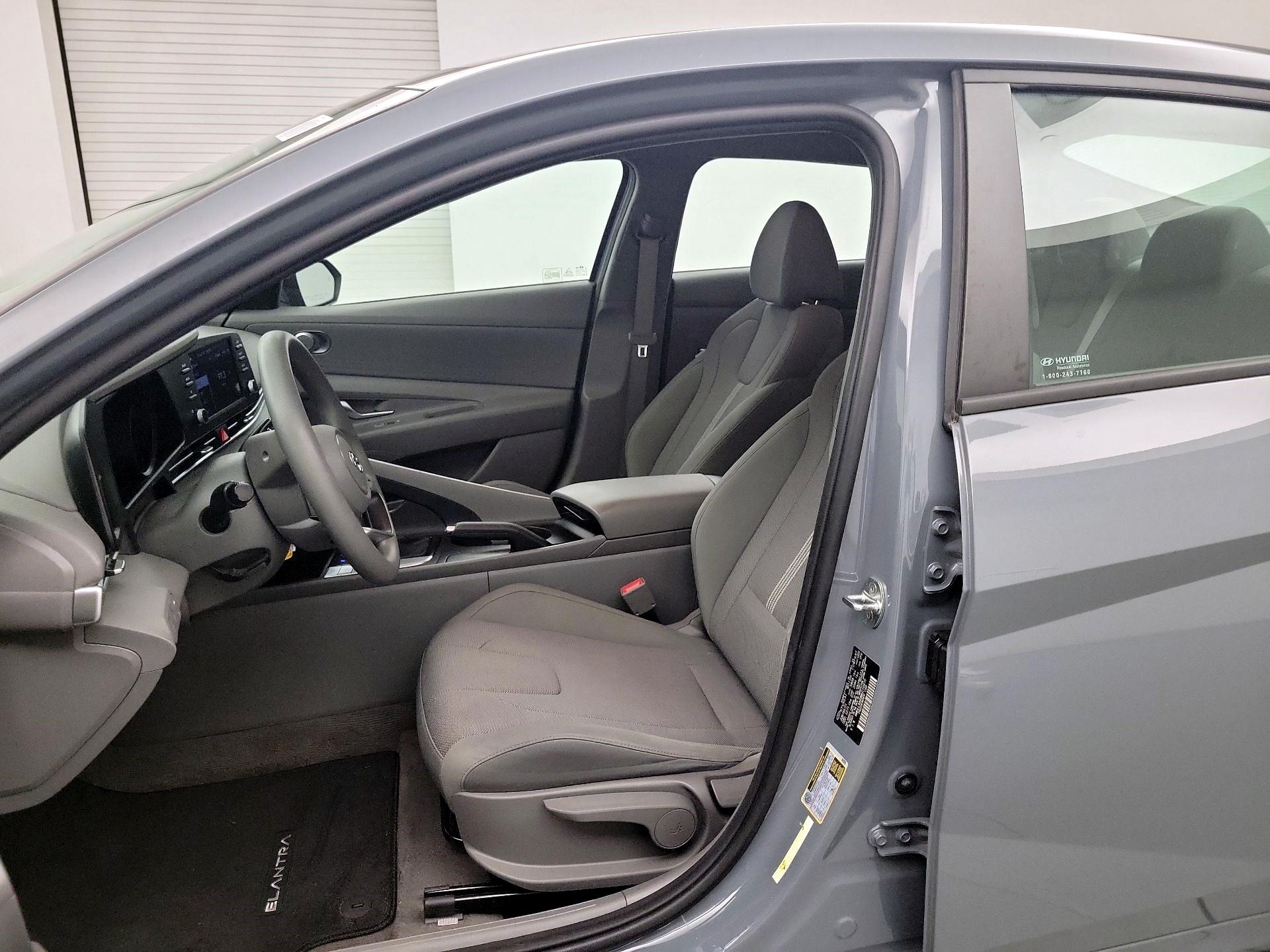 Thumbnail: 2021 Hyundai Elantra - 9