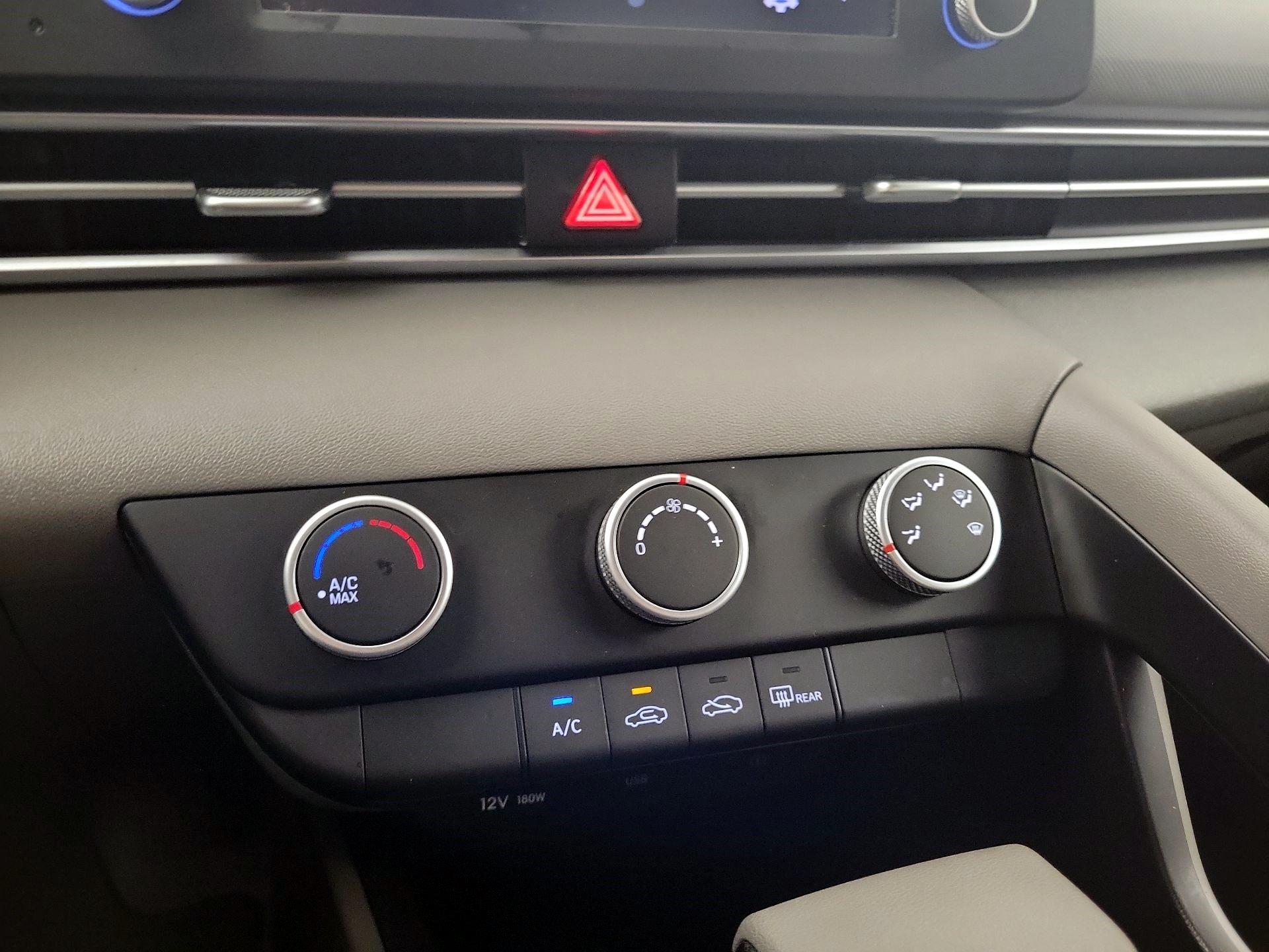 Thumbnail: 2021 Hyundai Elantra - 14