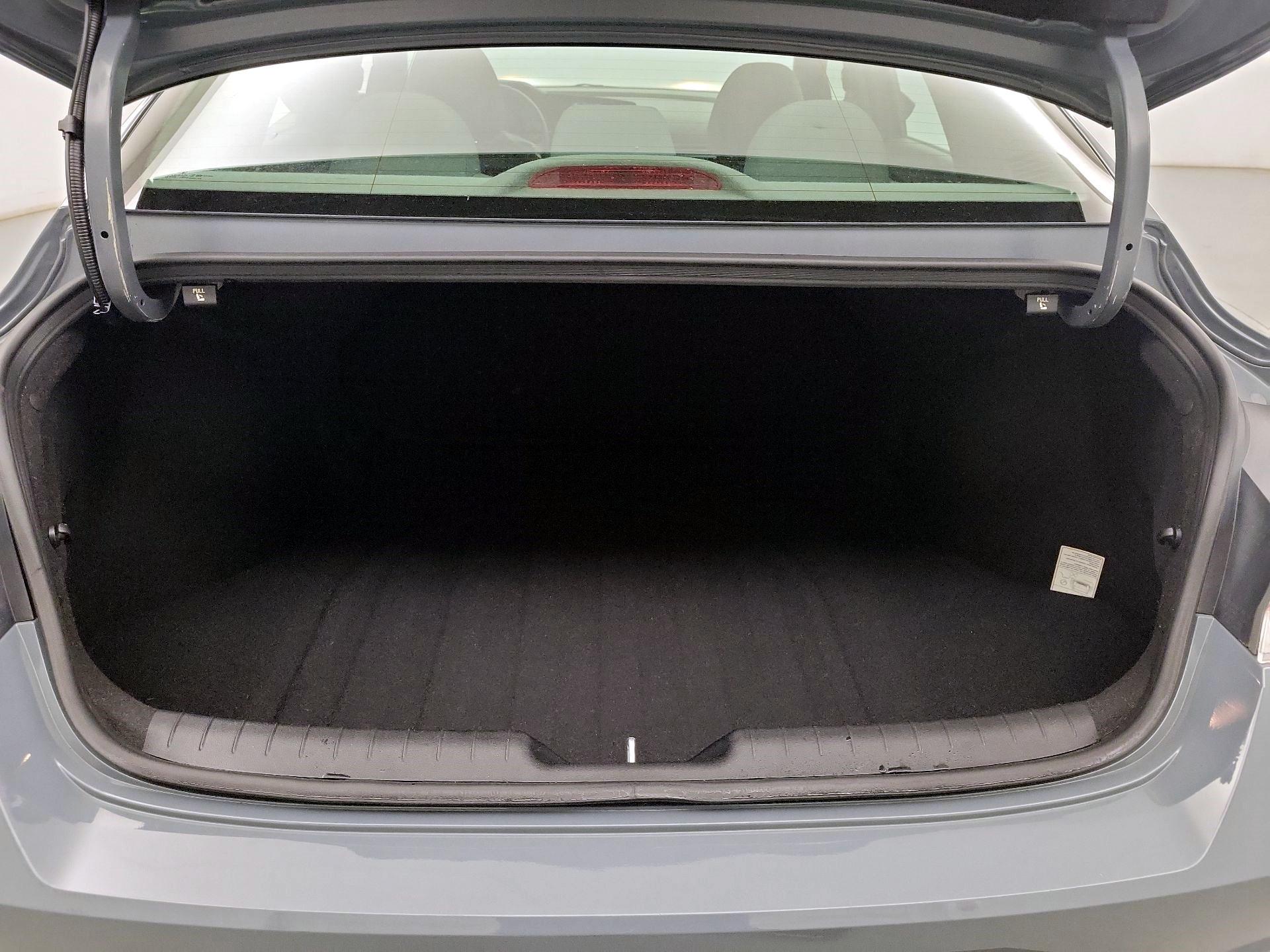 Thumbnail: 2021 Hyundai Elantra - 18