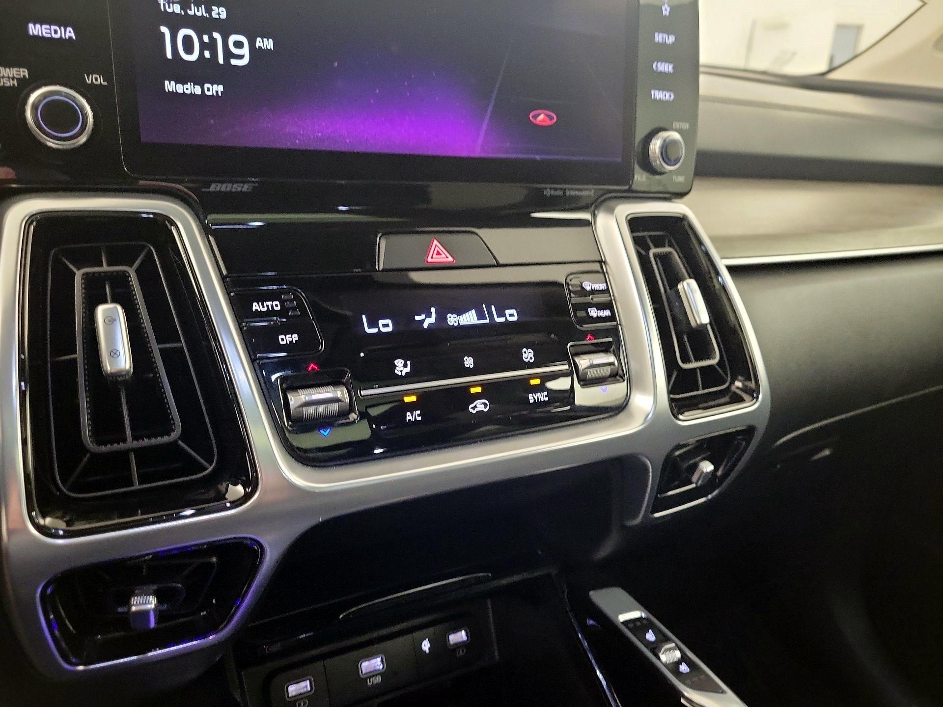 Thumbnail: 2022 Kia Sorento - 15