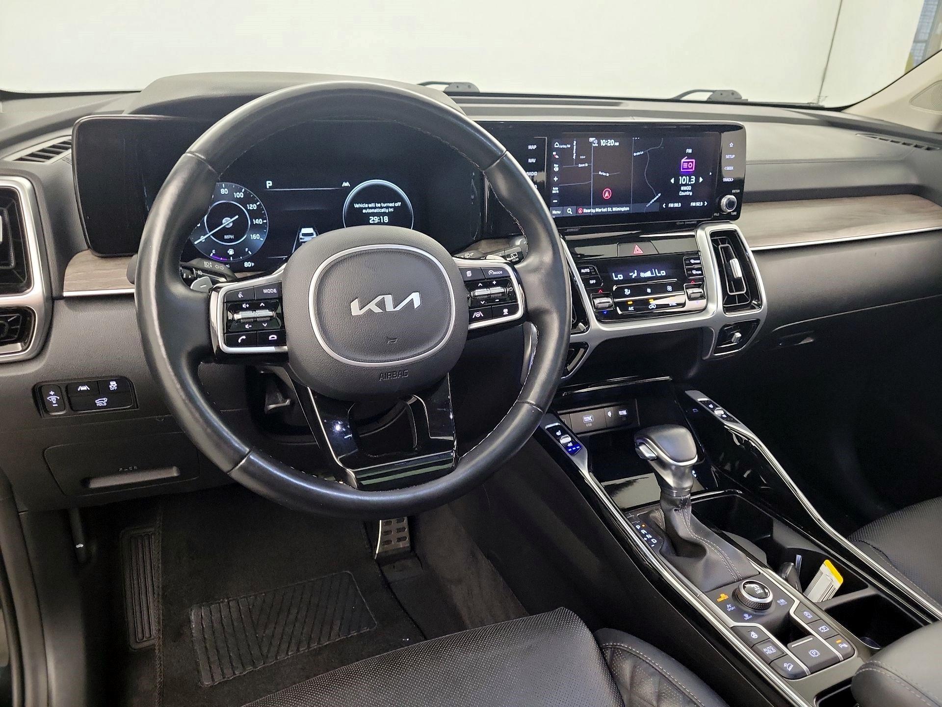 Thumbnail: 2022 Kia Sorento - 8