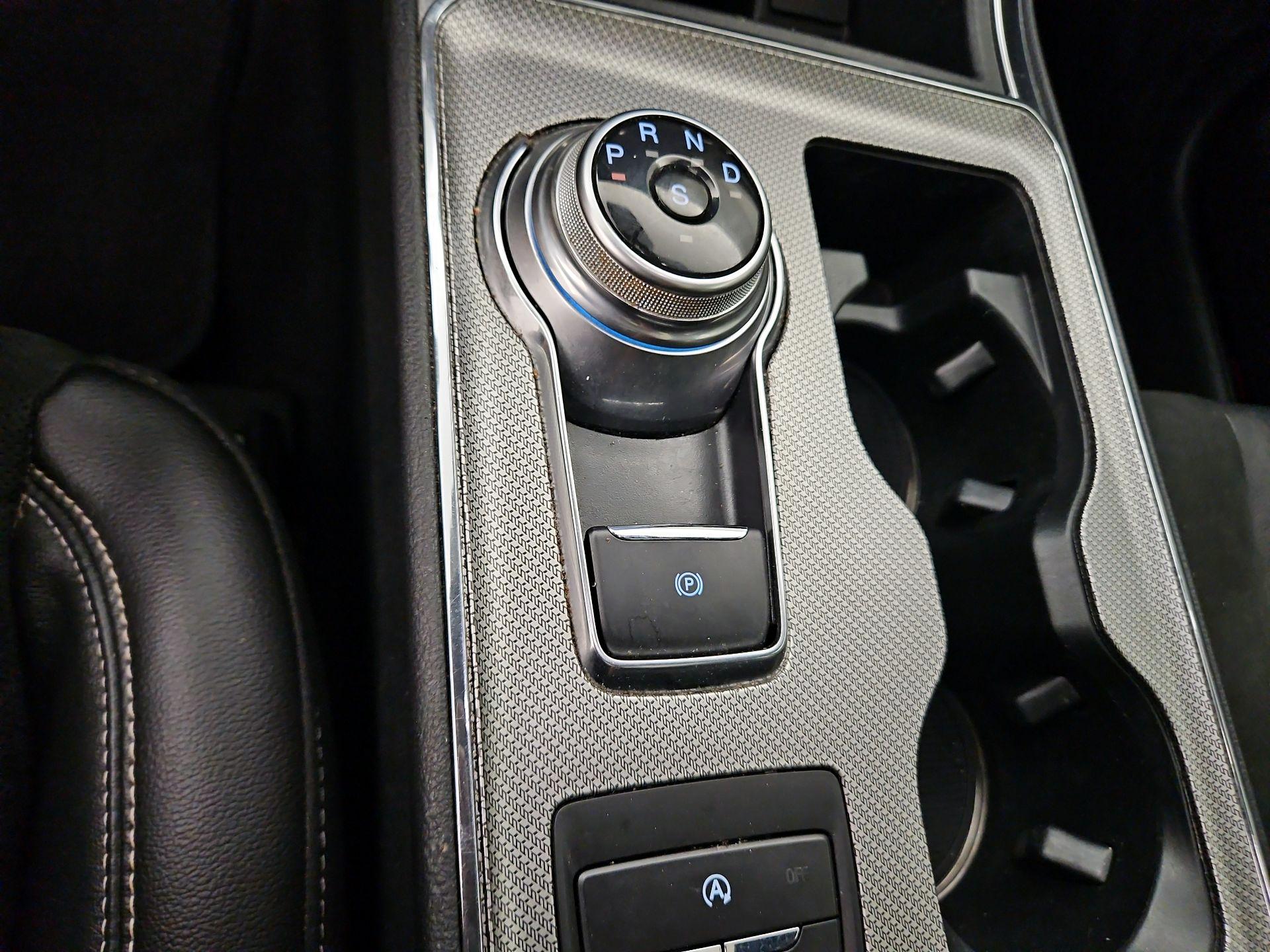 Thumbnail: 2021 Ford Edge - 18