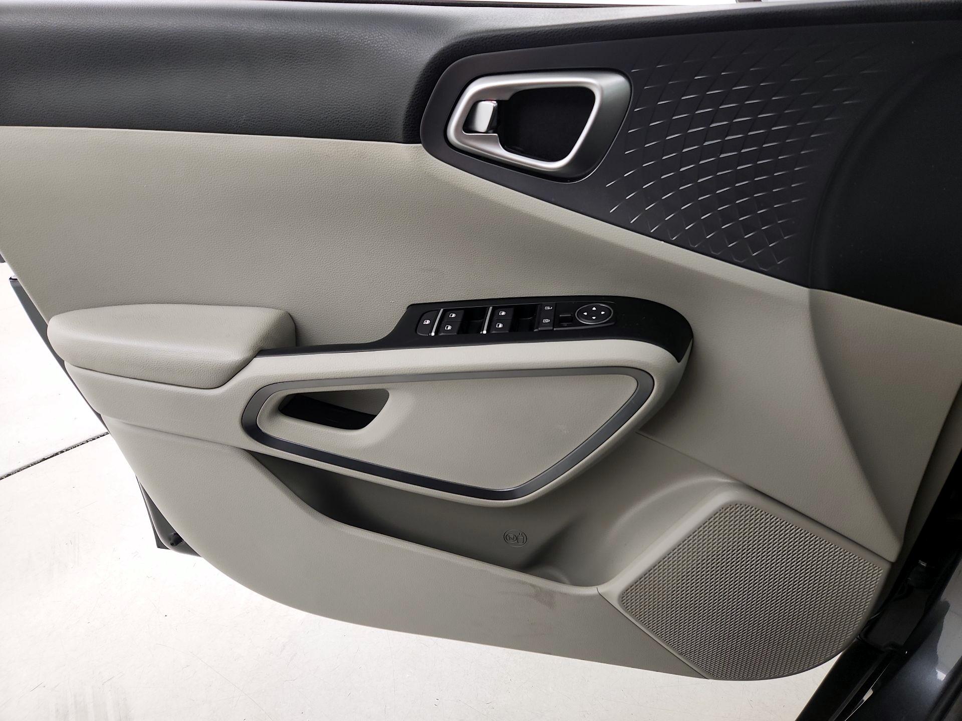 Thumbnail: 2020 Kia Soul - 12
