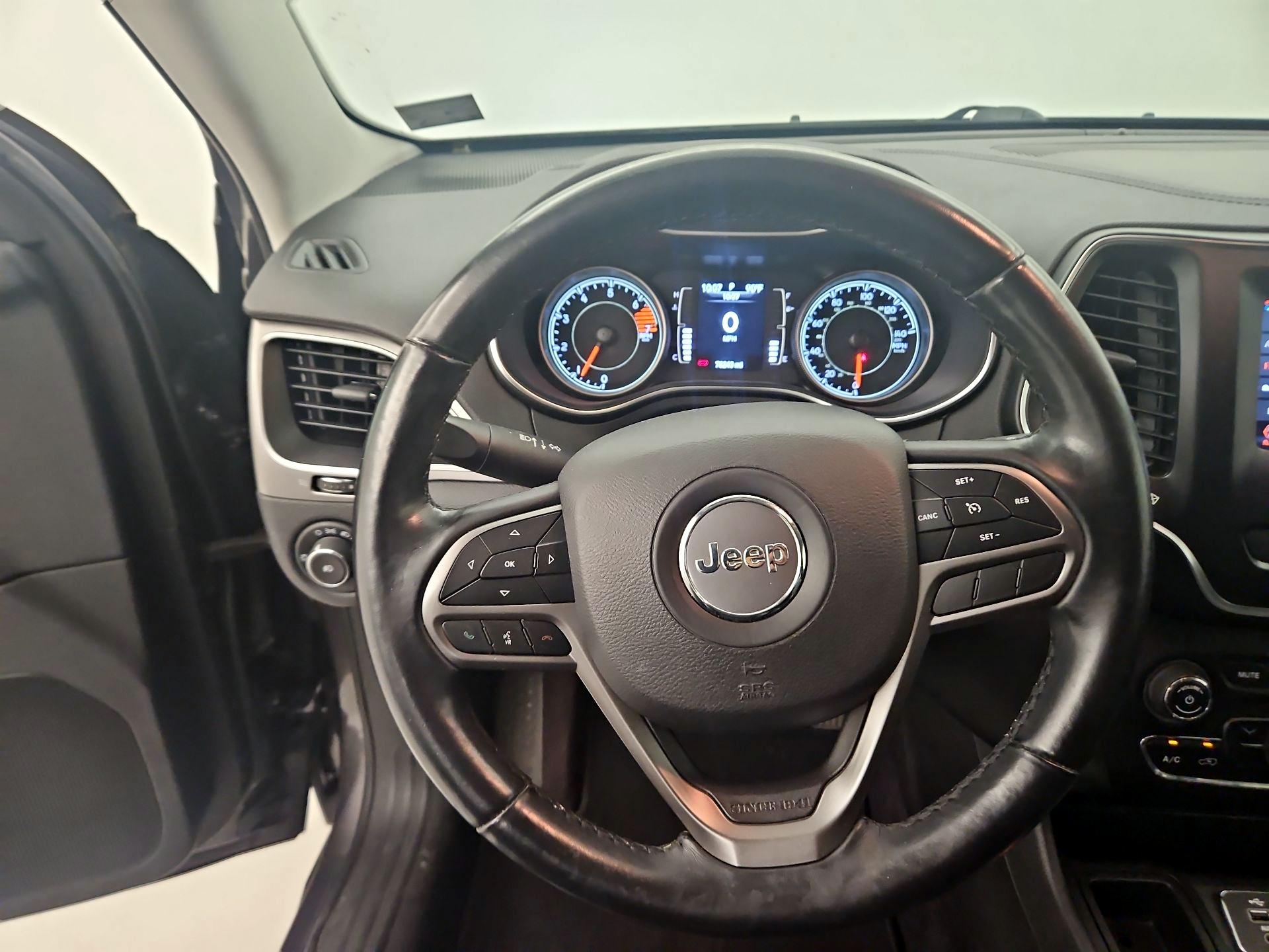 Thumbnail: 2019 Jeep Cherokee - 10