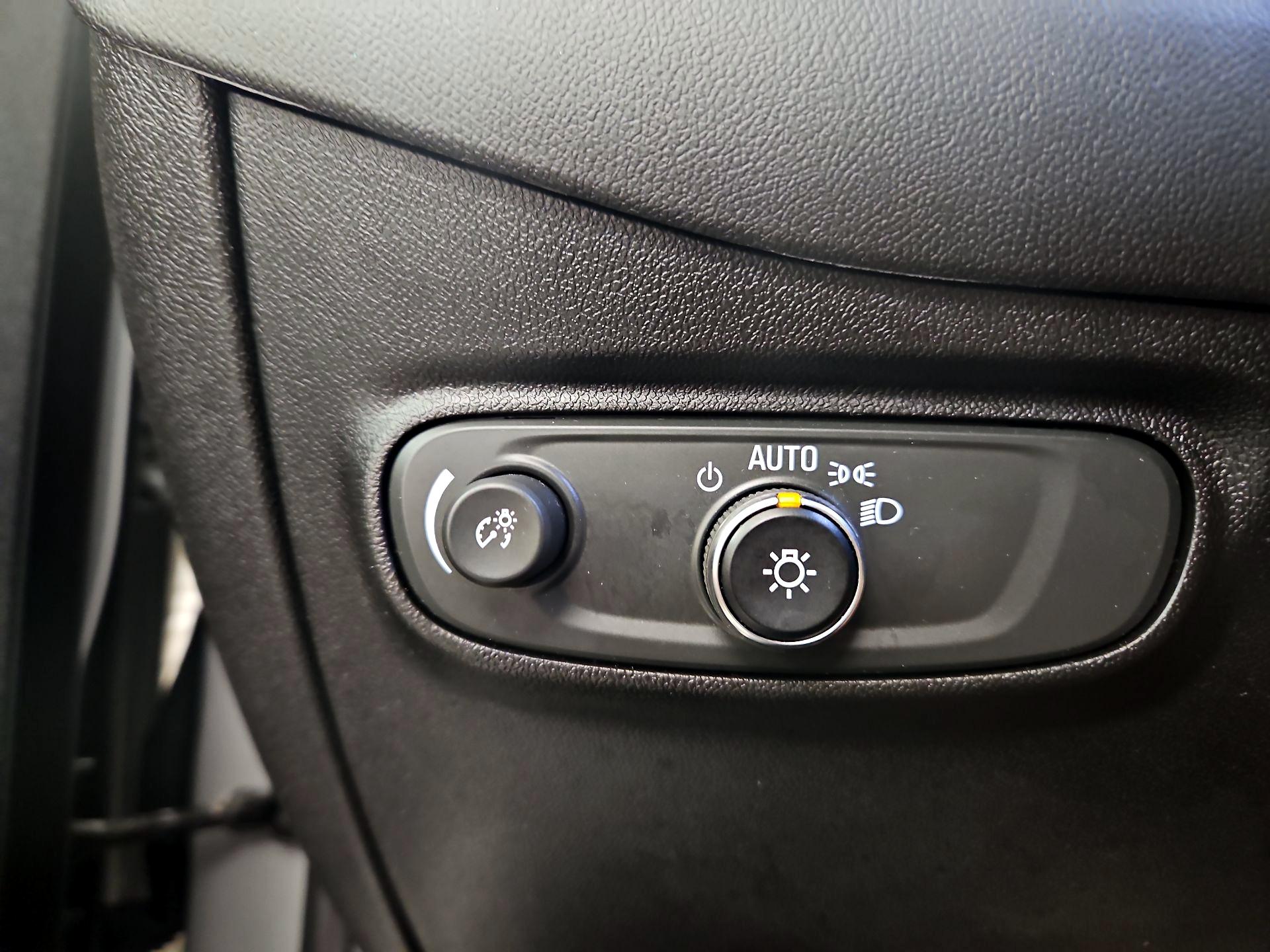 Thumbnail: 2020 Chevrolet Equinox - 13