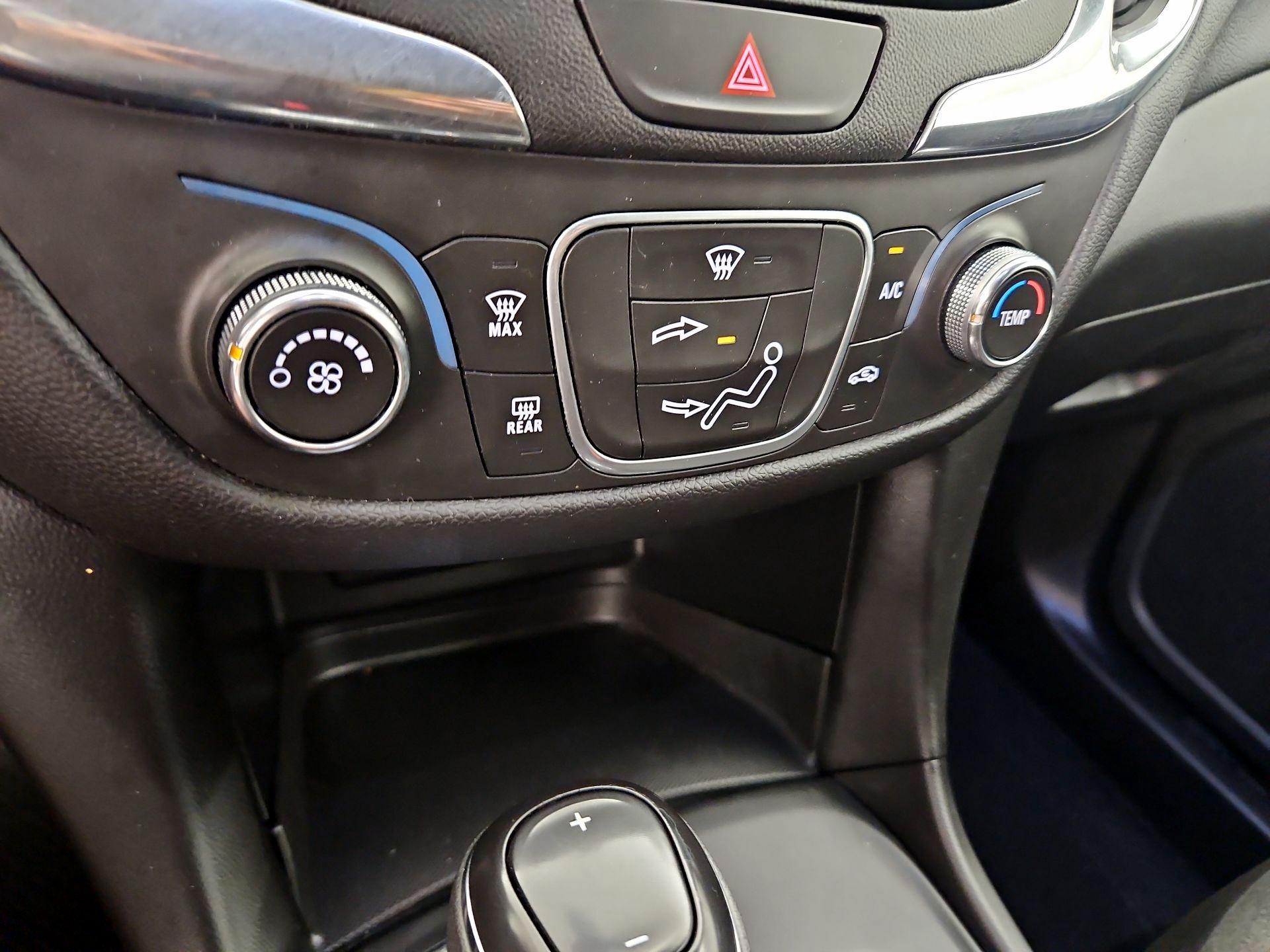 Thumbnail: 2020 Chevrolet Equinox - 16