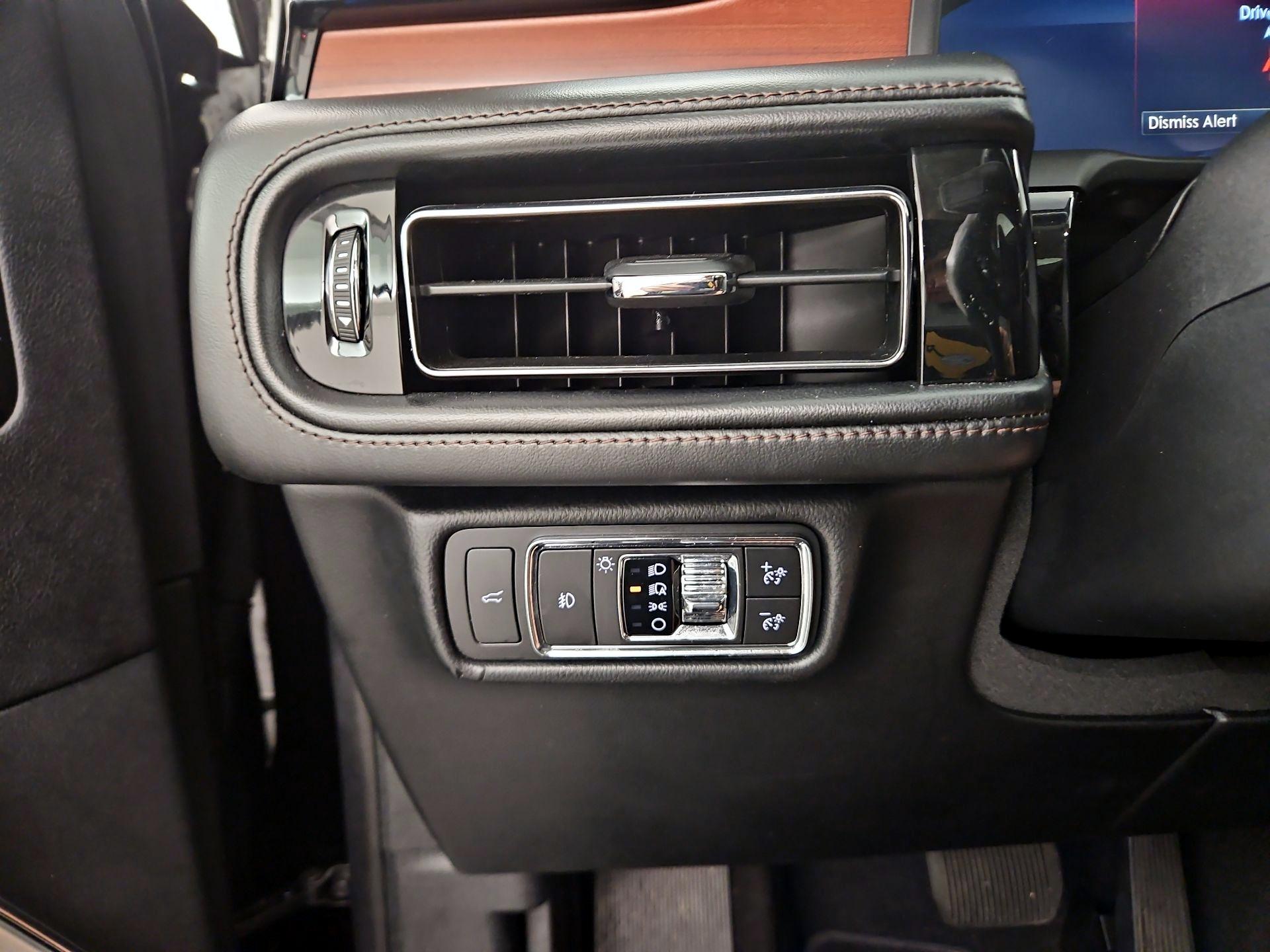 Thumbnail: 2021 Lincoln Aviator - 13