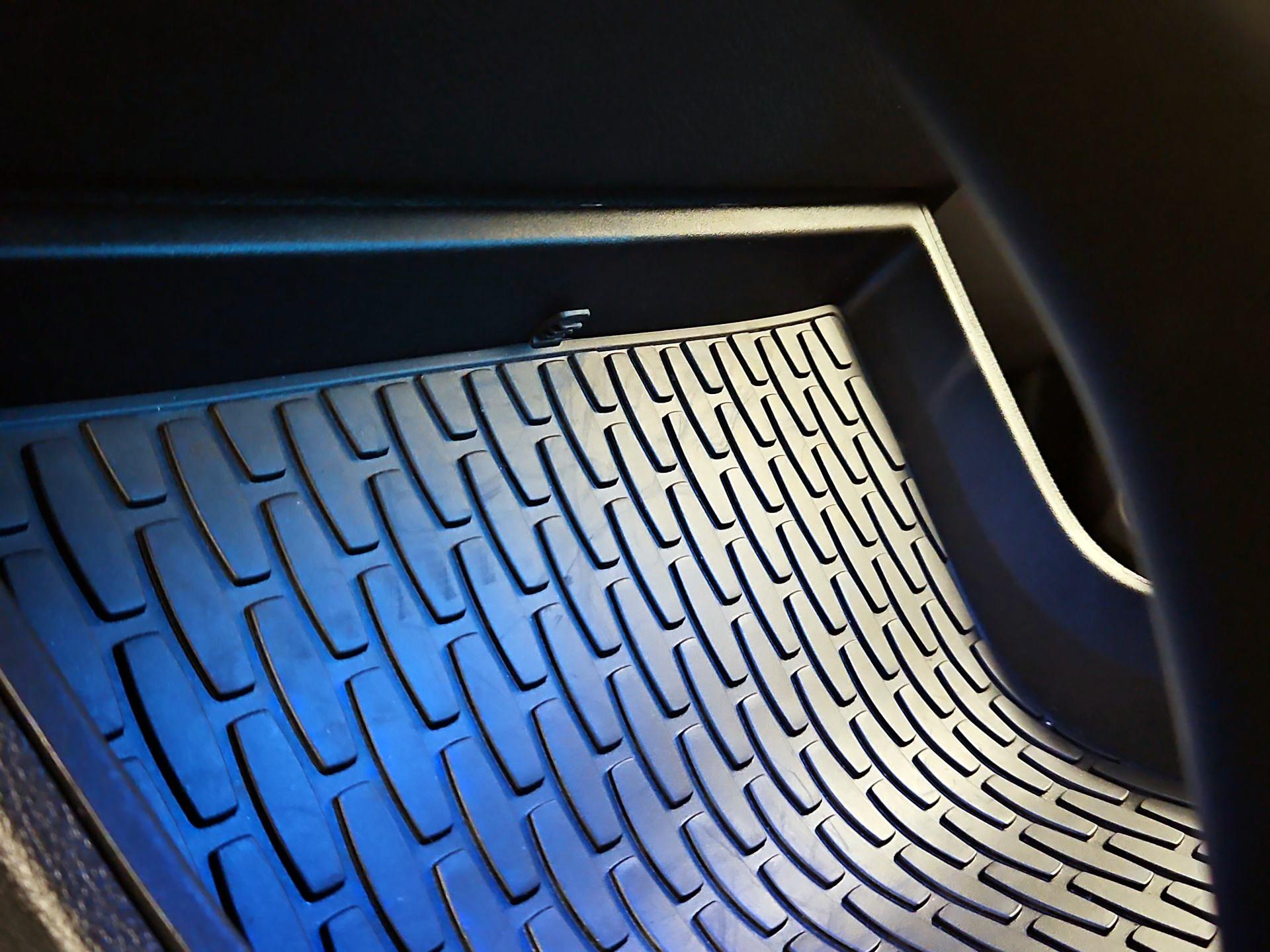 Thumbnail: 2021 Lincoln Aviator - 19