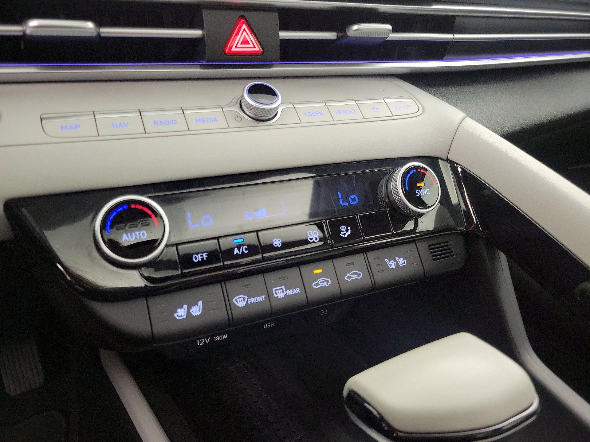 Thumbnail: 2022 Hyundai Elantra - 17